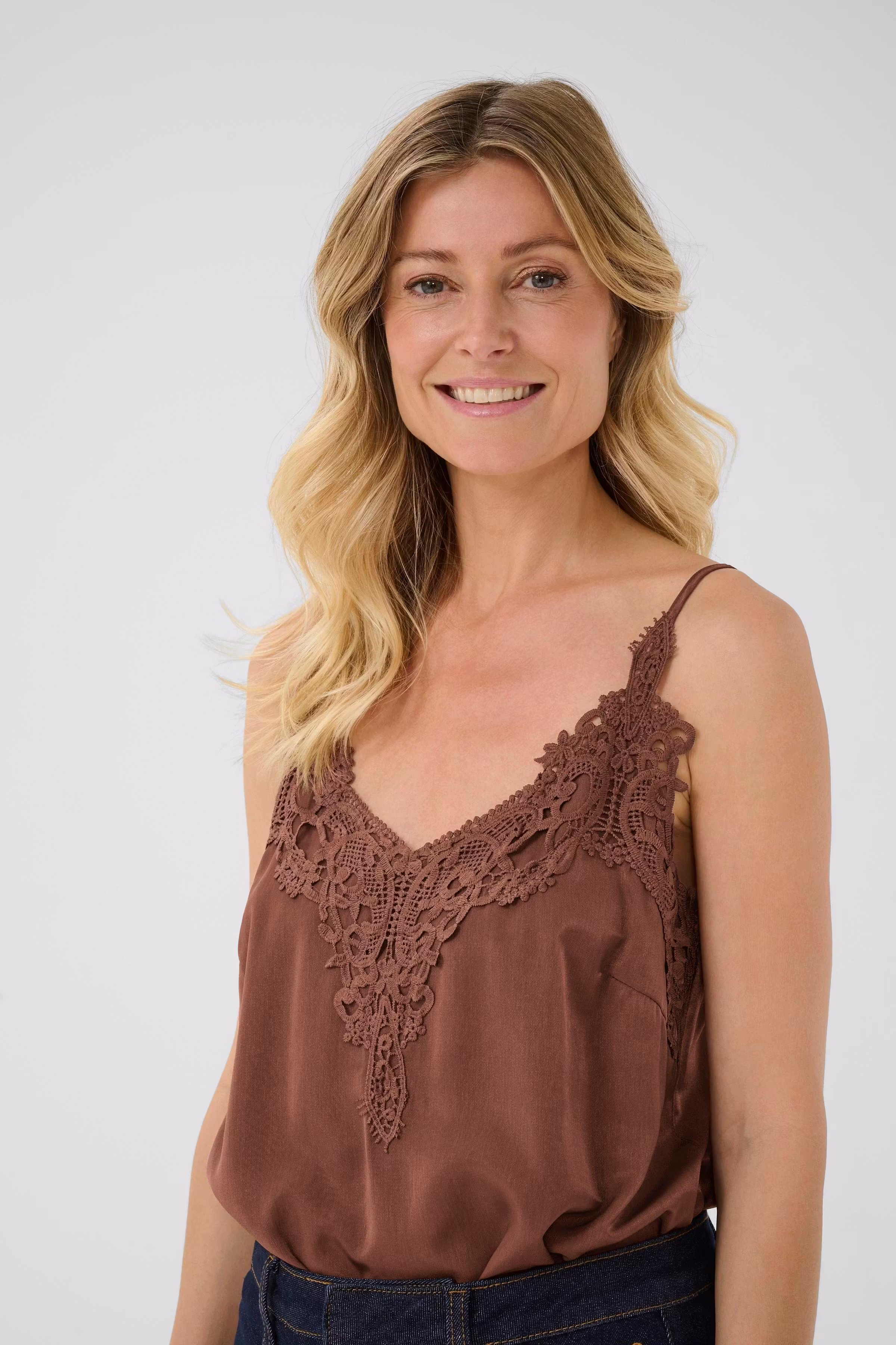 CRAnna Top LOOKBOOK DETAIL 10611224-191227