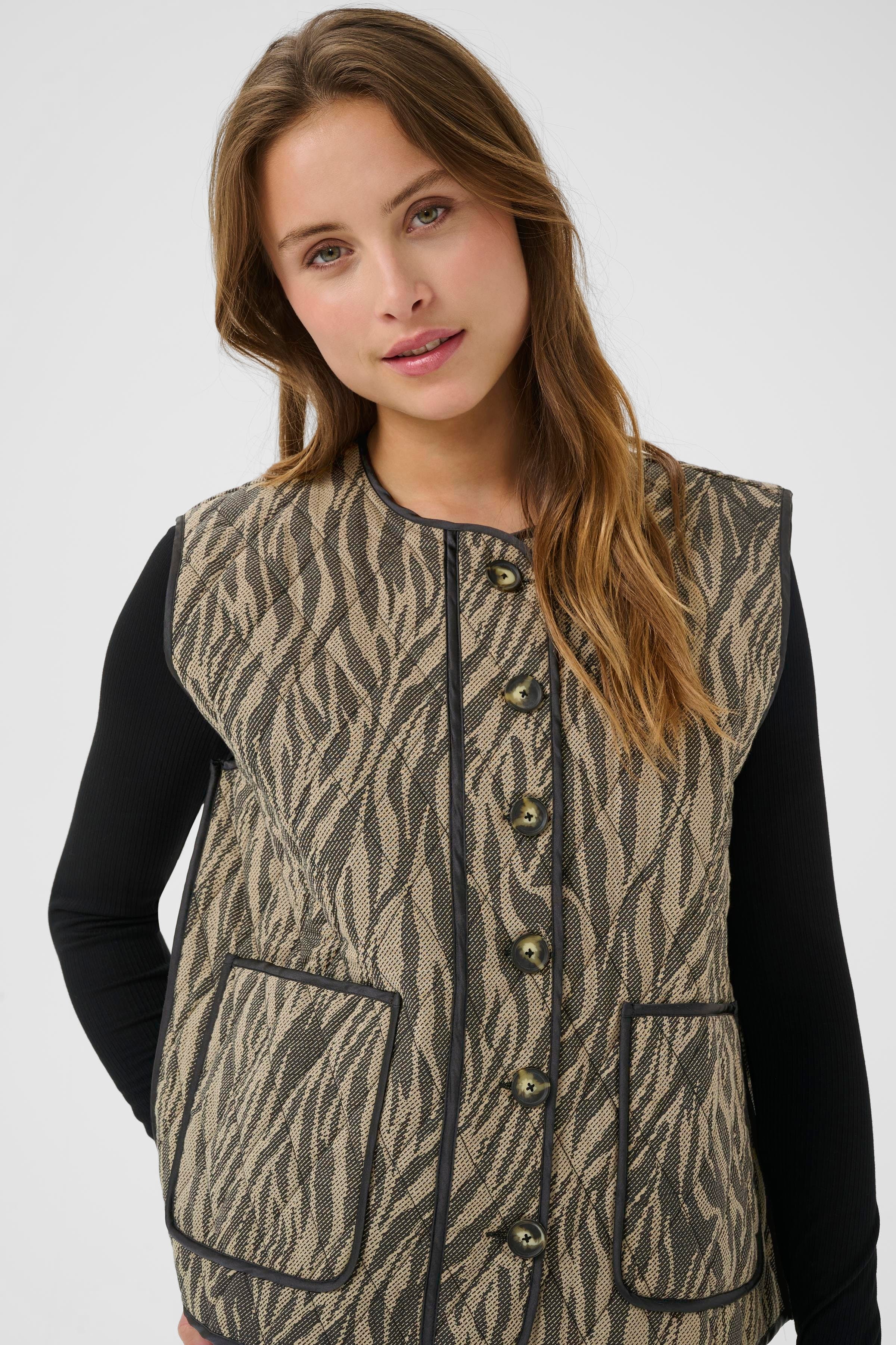 KAkayla Varm vest LOOKBOOK DETAIL 10510162-107719