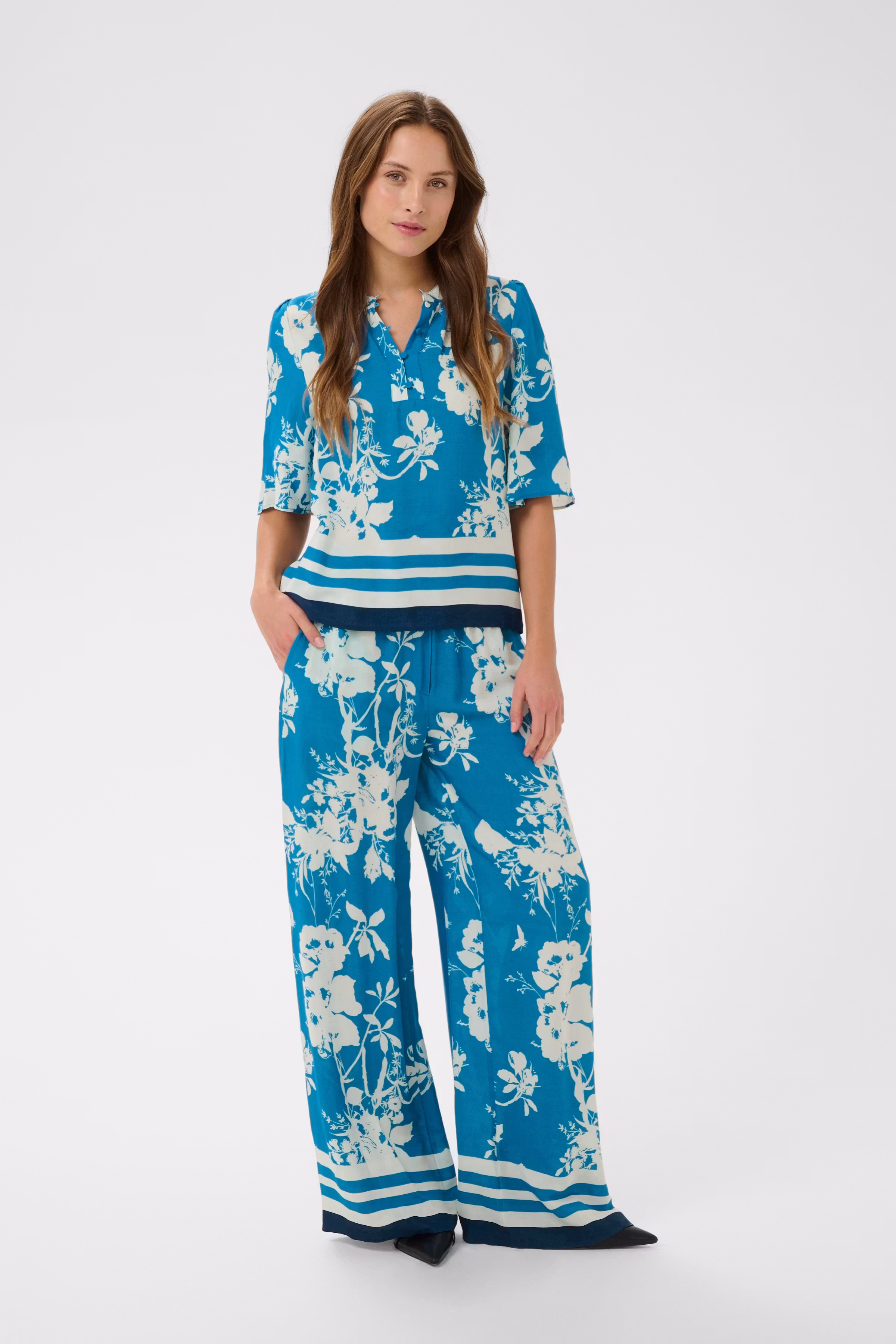 RashedaSZ Bluse LOOKBOOK FRONT 30515065-304890