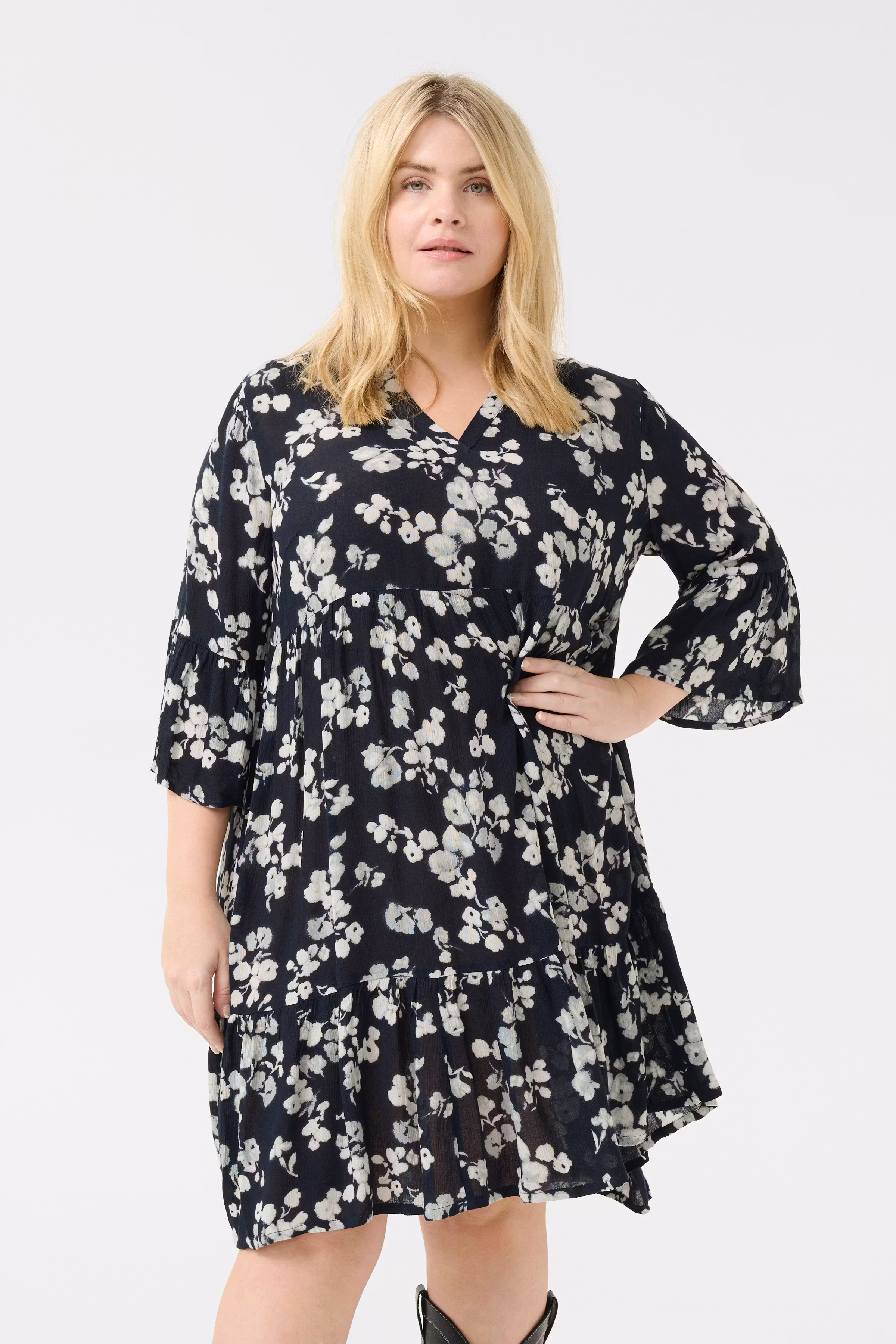 KCami Kjole LOOKBOOK FRONT 10582029-106800