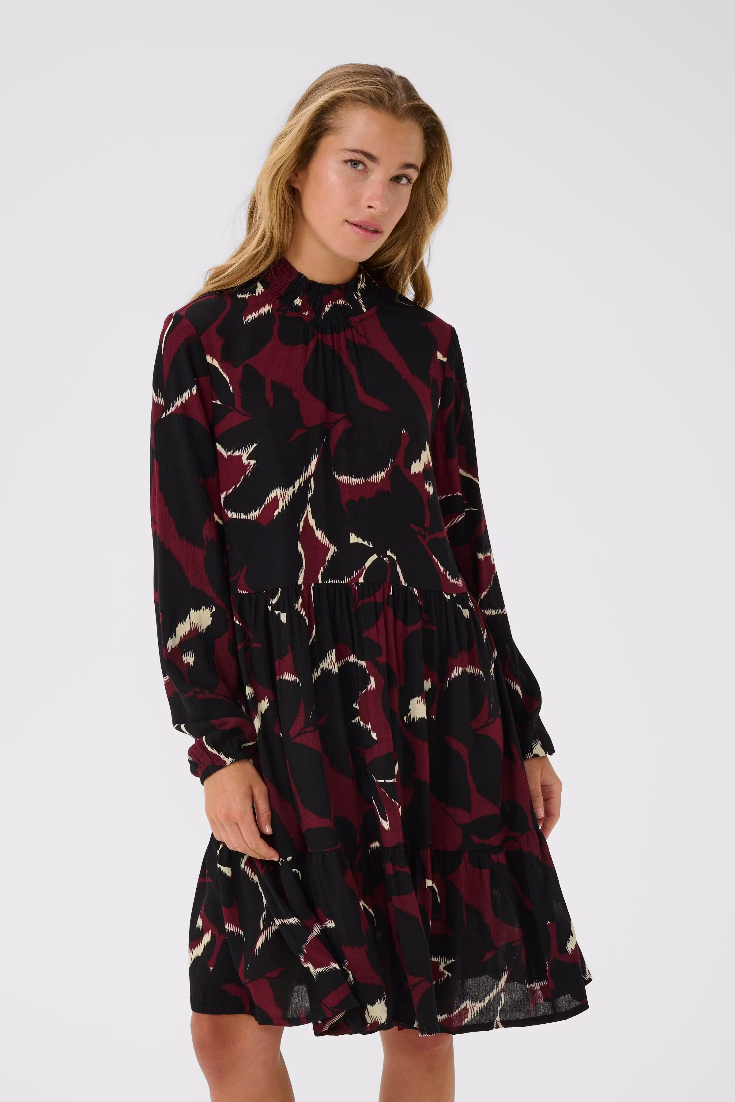 KAlinda Kleid LOOKBOOK FRONT 10510741-108224