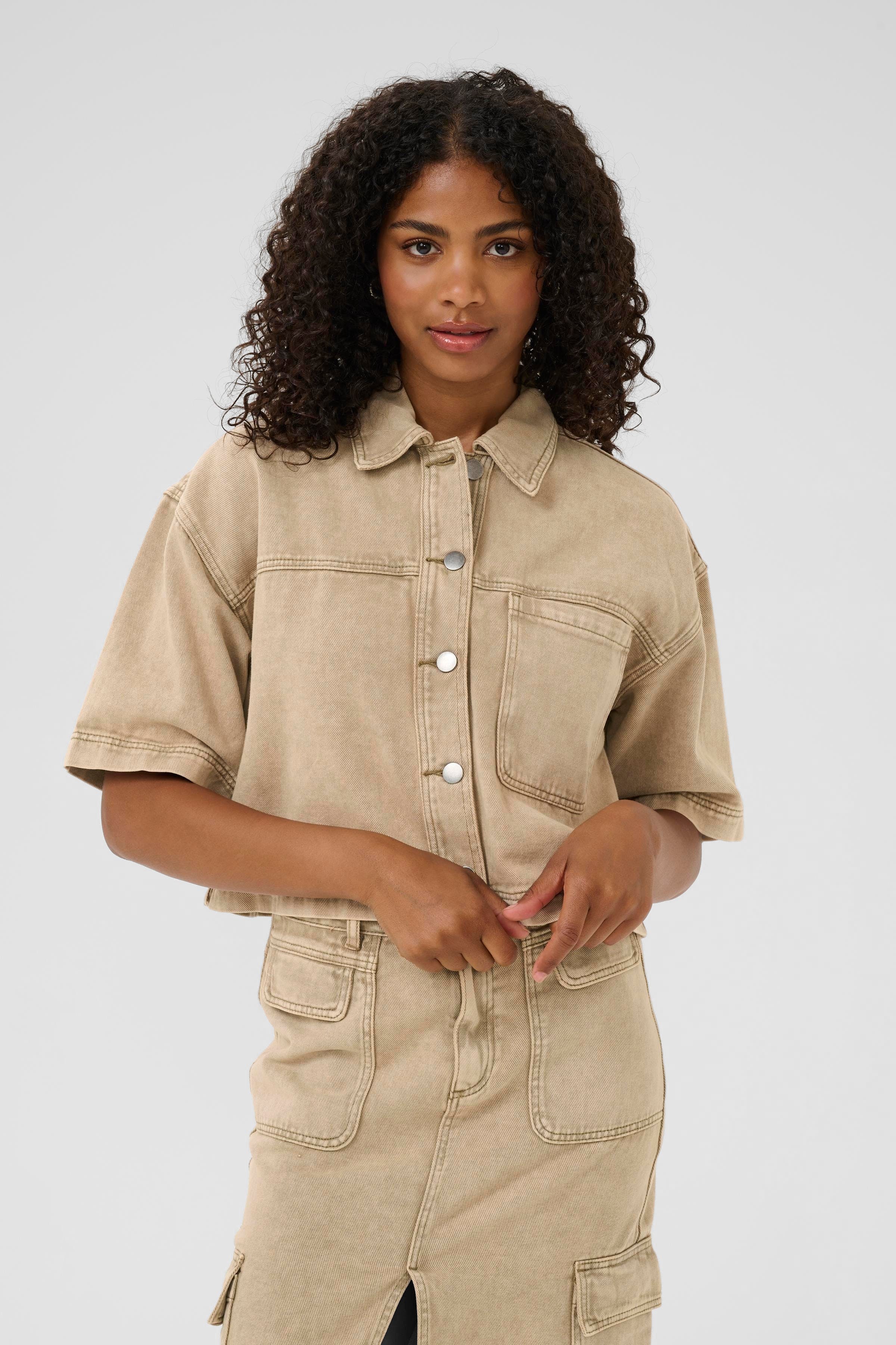 KArania Shirt LOOKBOOK FRONT 10509870-107384