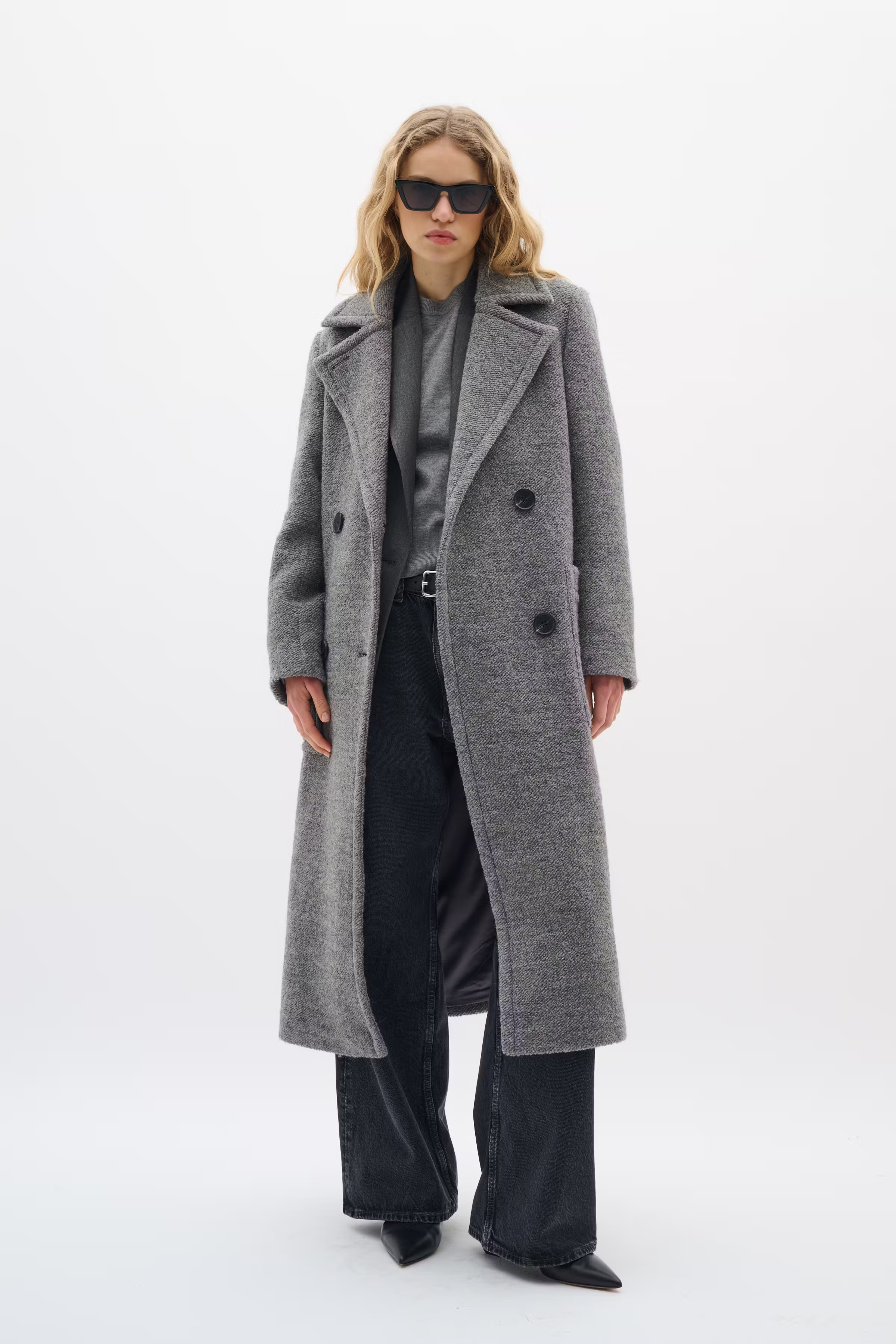 YumIW Mantel LOOKBOOK FRONT 30110615-1740161