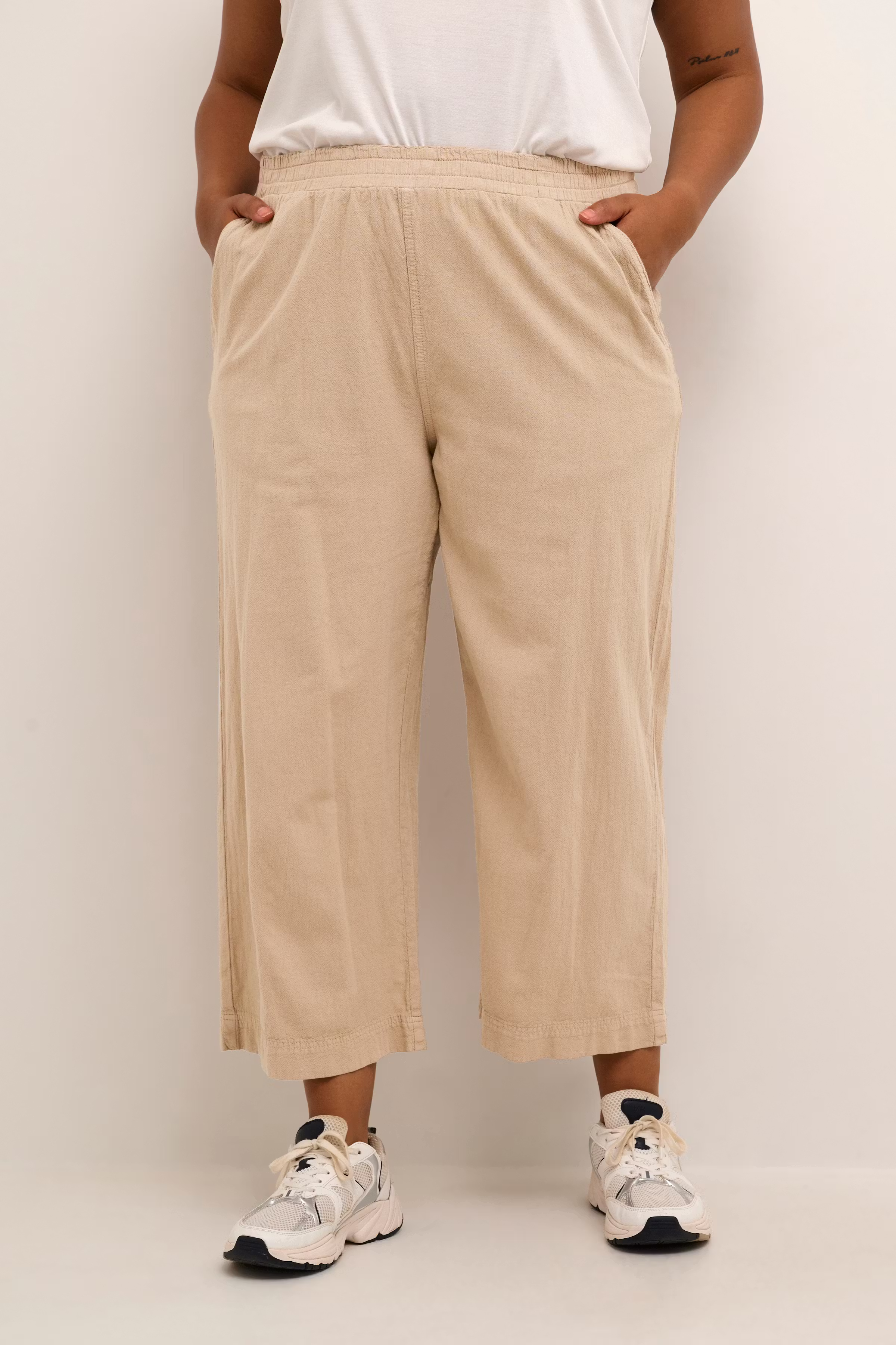 KCnana Culotte Trousers LOOKBOOK FRONT 10581488-101239