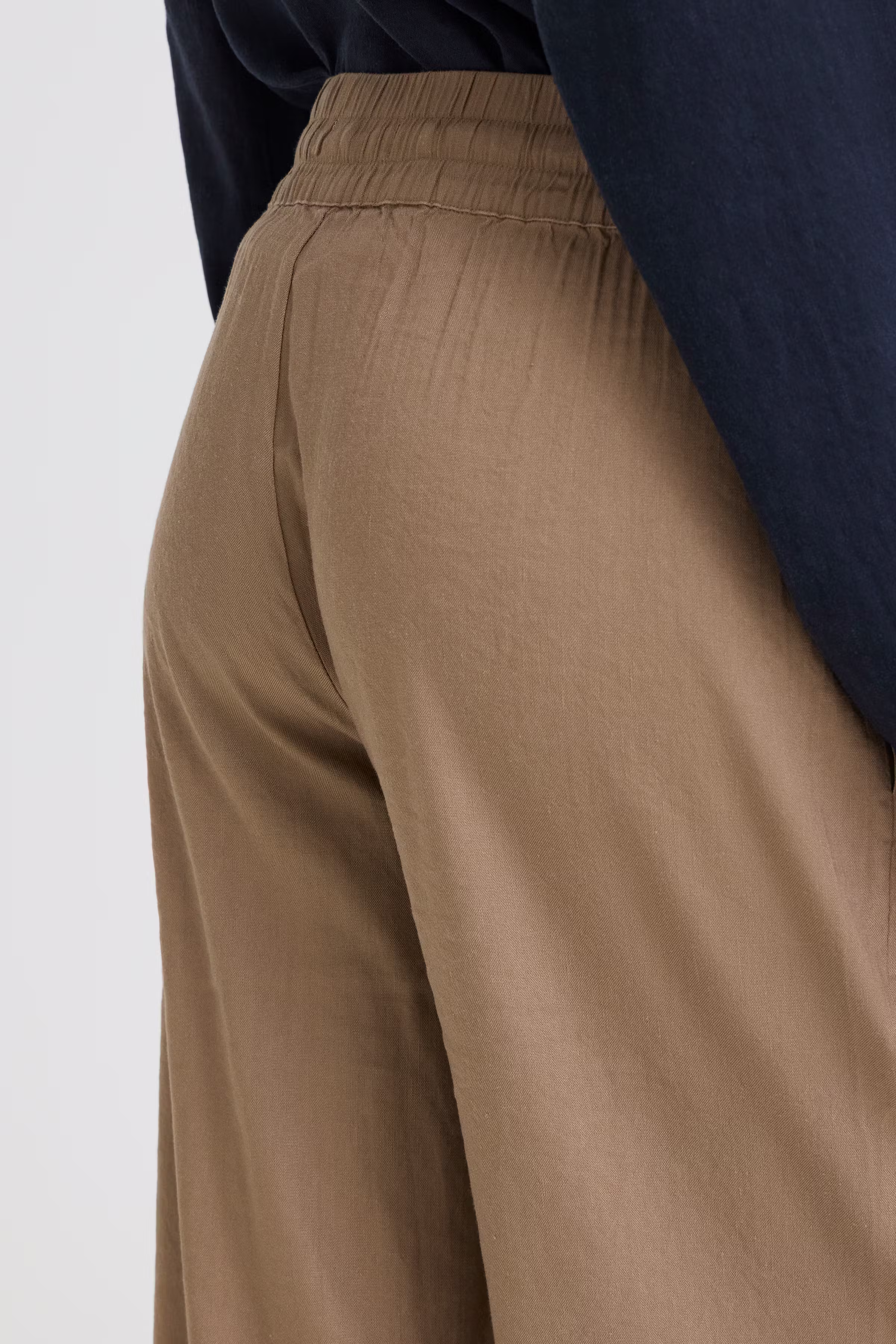 PZLUCA Bukser LOOKBOOK DETAIL 50210436-181112