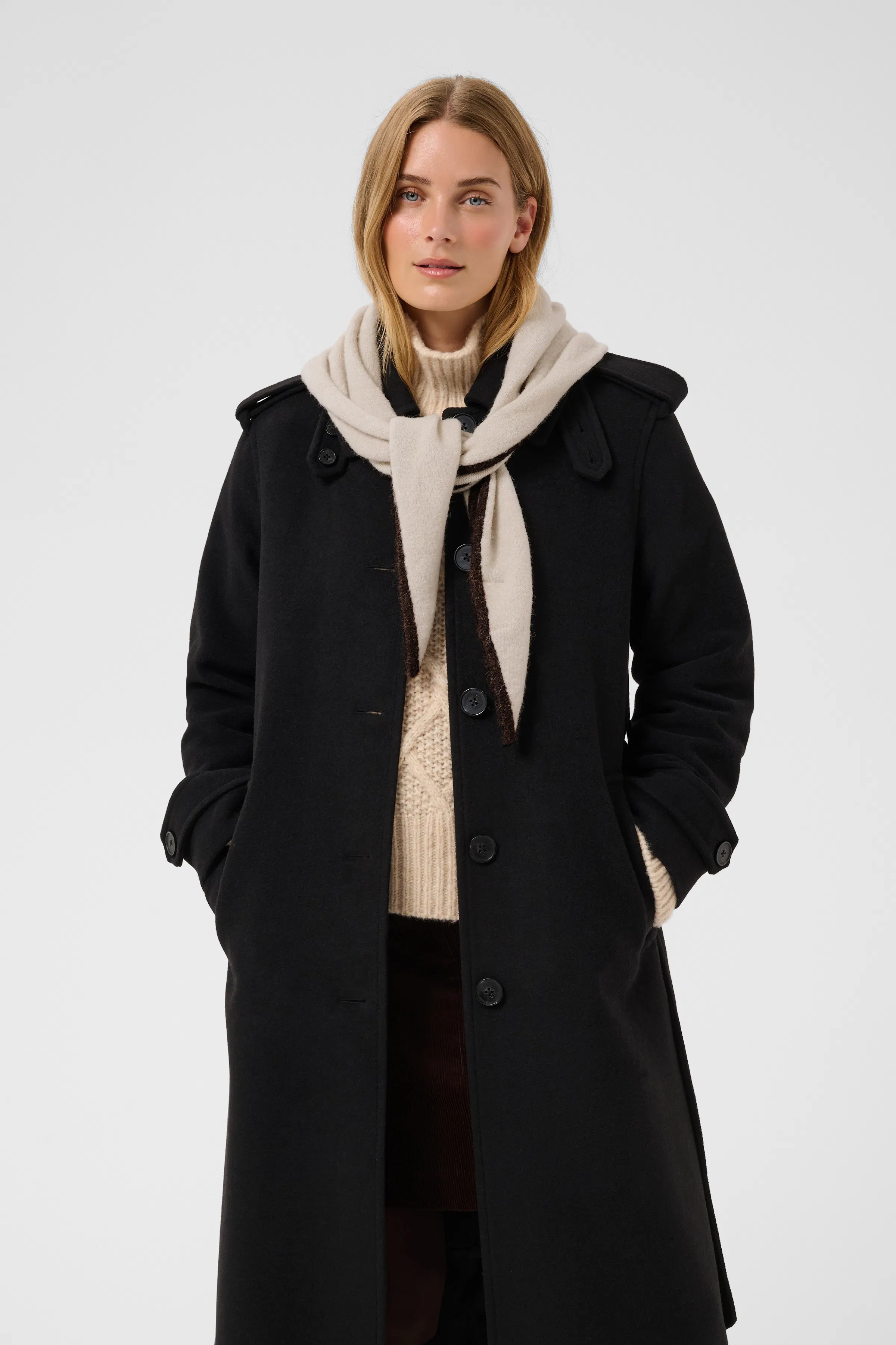 CimyaPW Scarf LOOKBOOK FRONT 30310882-130400