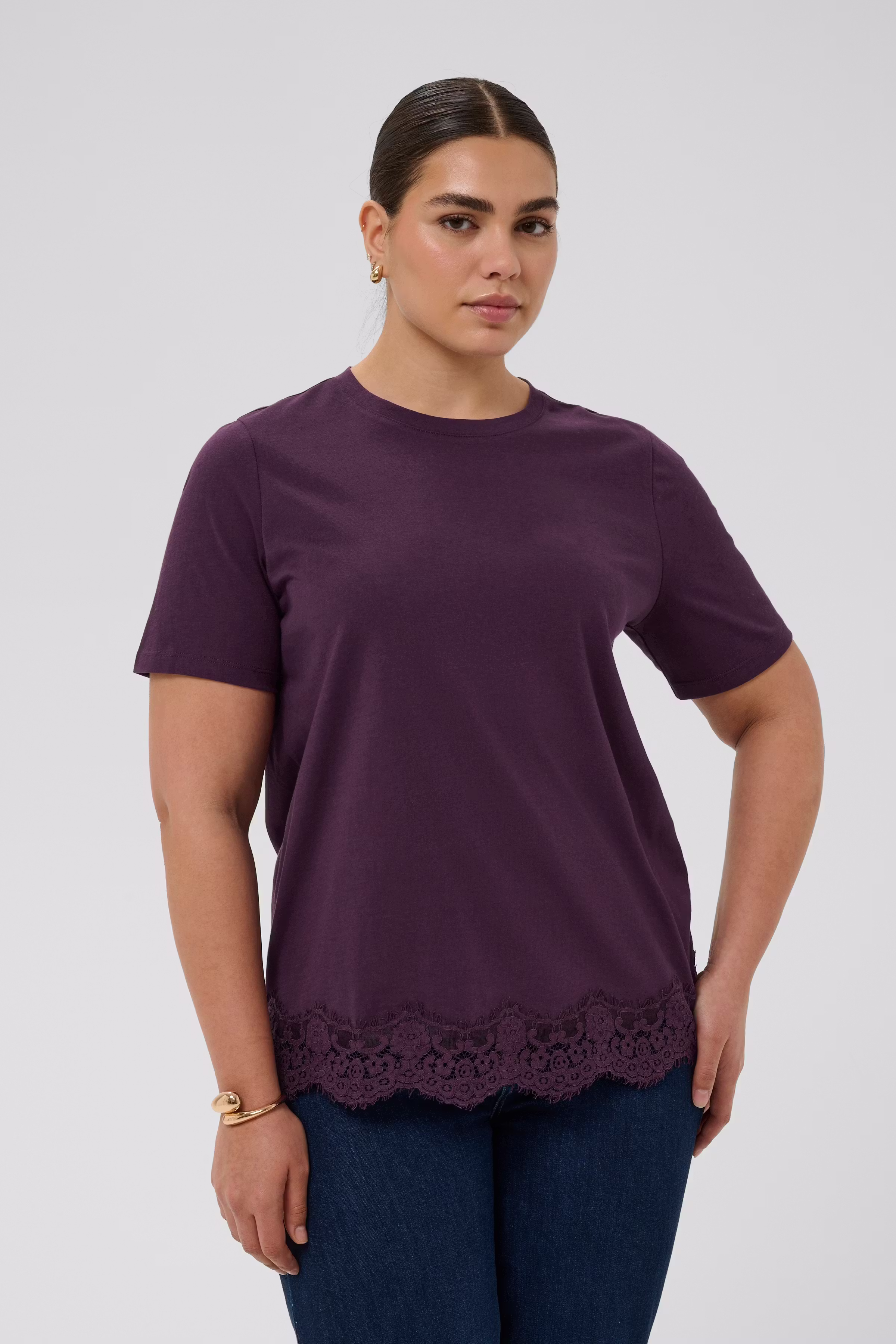 KColivia T-shirt LOOKBOOK FRONT 10584468-192816