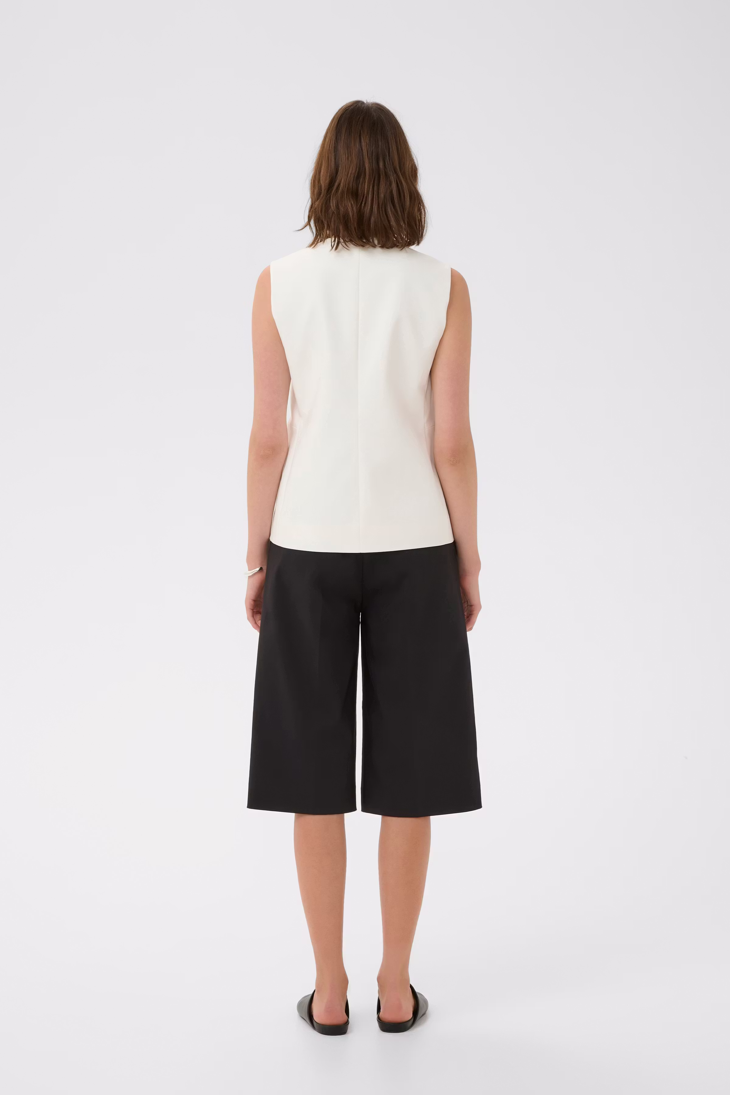 ZELLAIW Vest LOOKBOOK BACK 30112629-110701