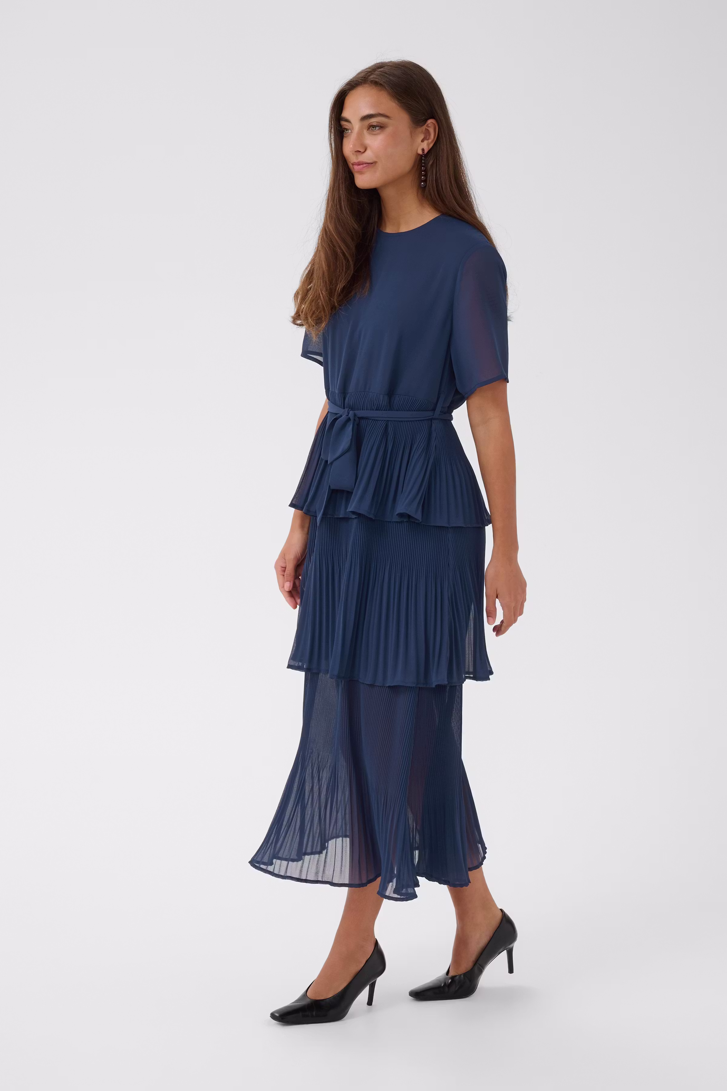 CUfika Plisseekleid LOOKBOOK FRONT 50113677-194024
