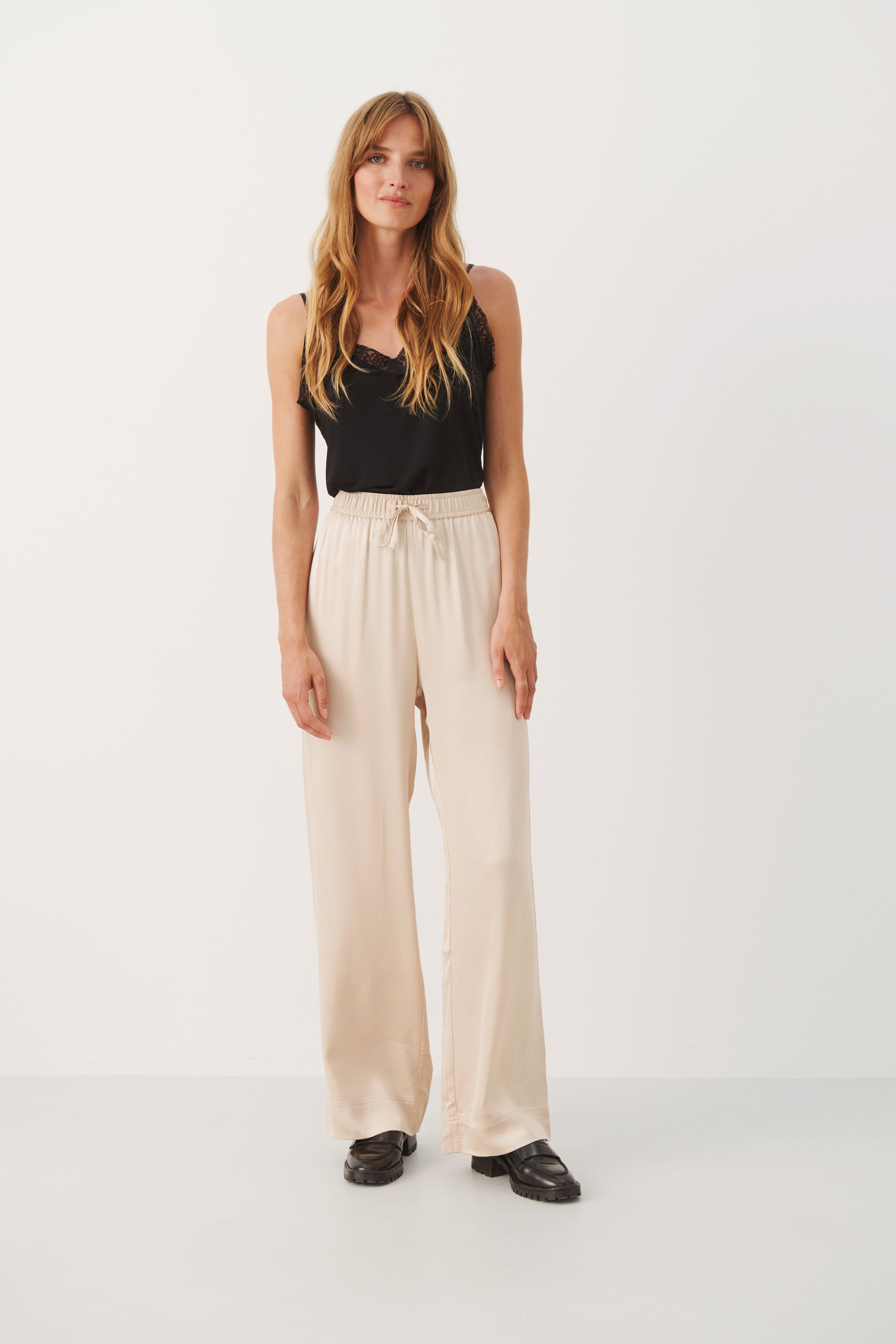 TiaraPW Broek LOOKBOOK FRONT 30307278-141106