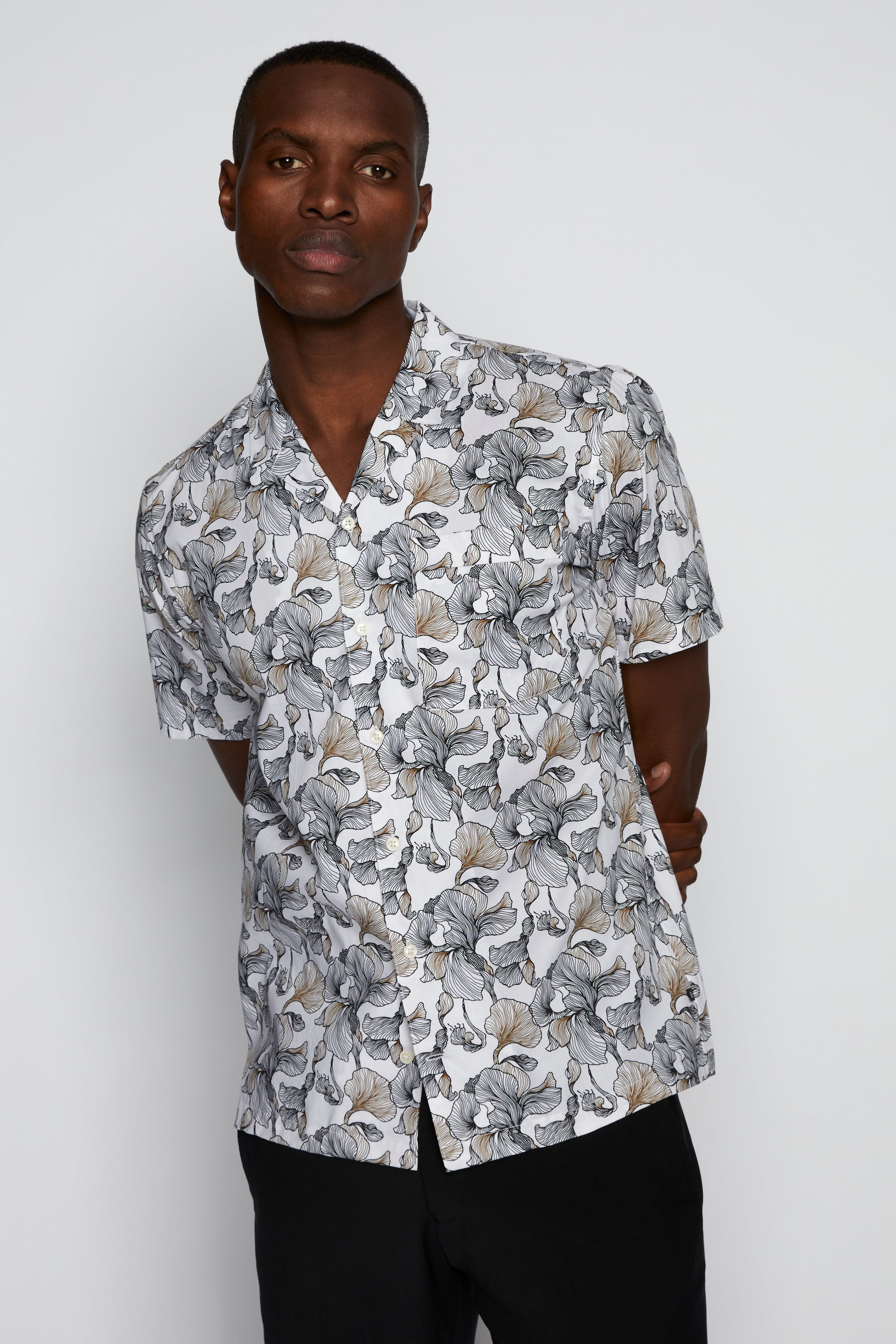 MAtrostol Shirt LOOKBOOK FRONT 30206634-194011