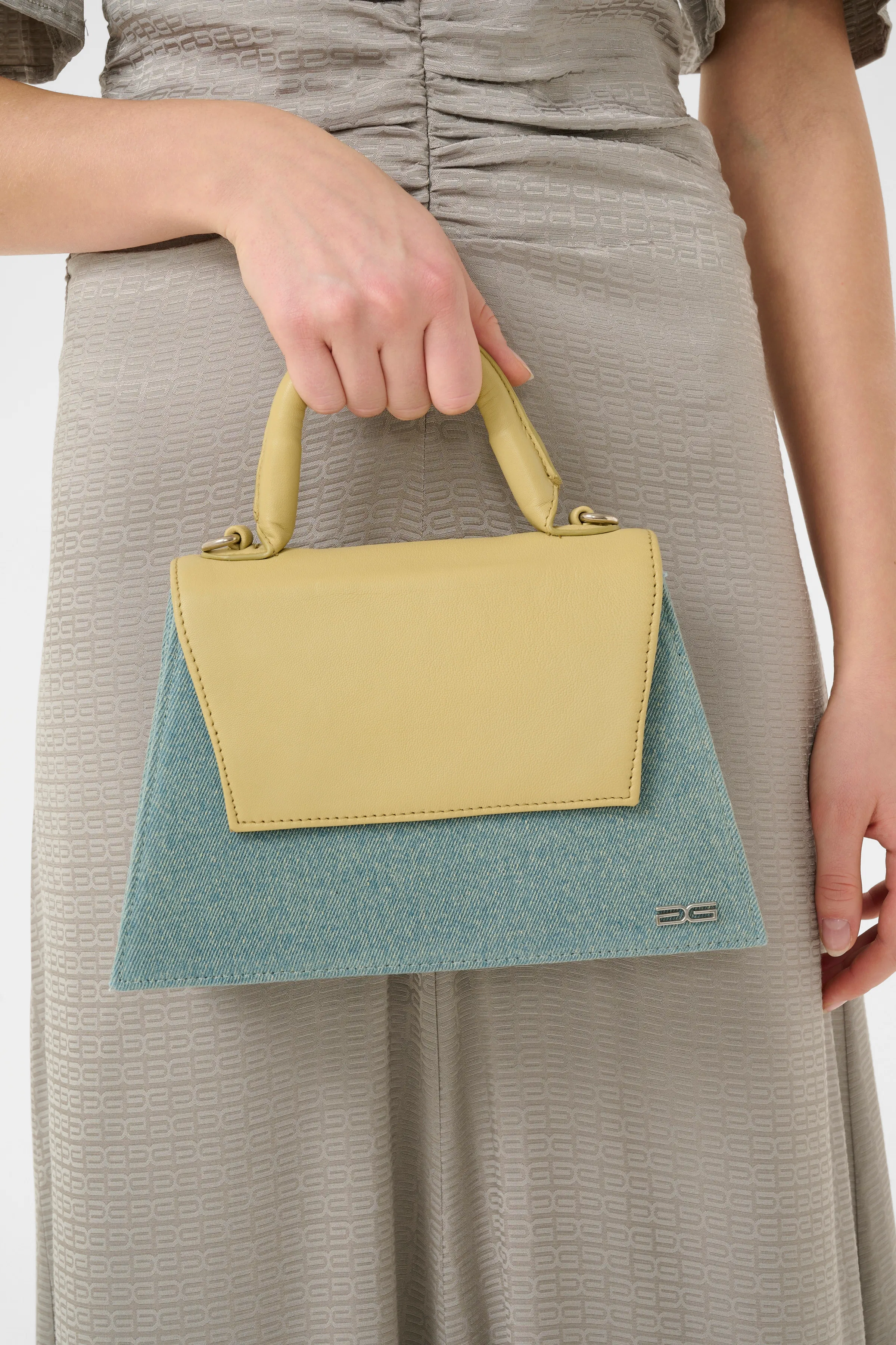 GZharvey Taske LOOKBOOK FRONT 10910050-107304