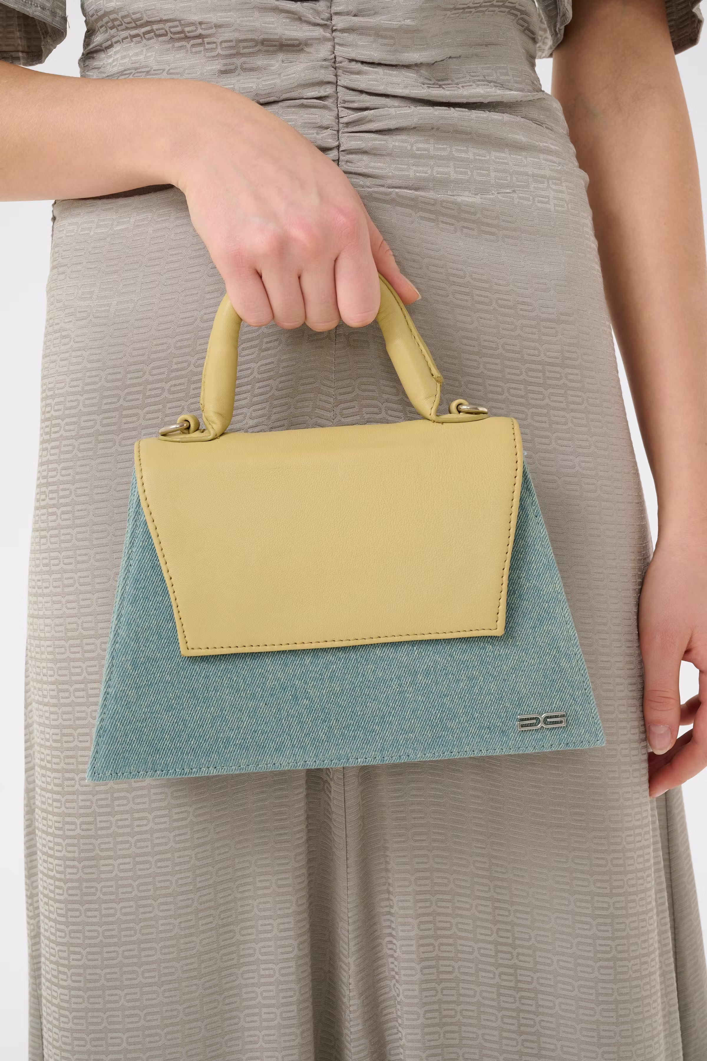 GZharvey Taske LOOKBOOK FRONT 10910050-107304