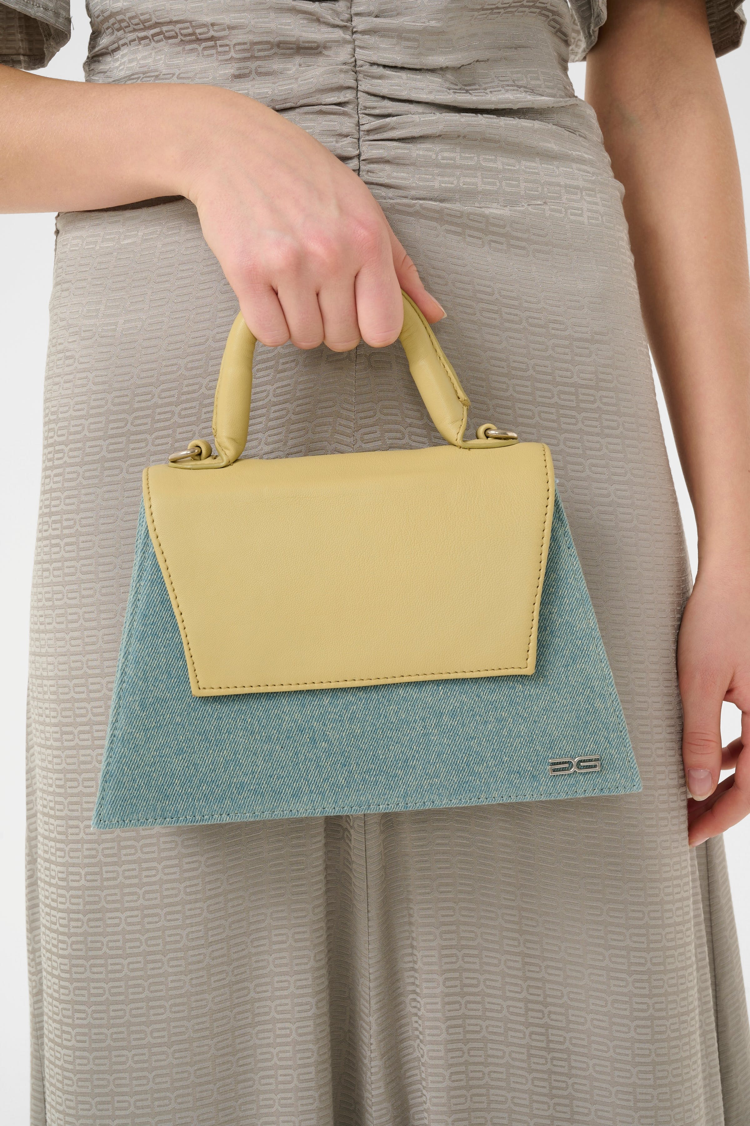 GZharvey Bag LOOKBOOK FRONT 10910050-107304