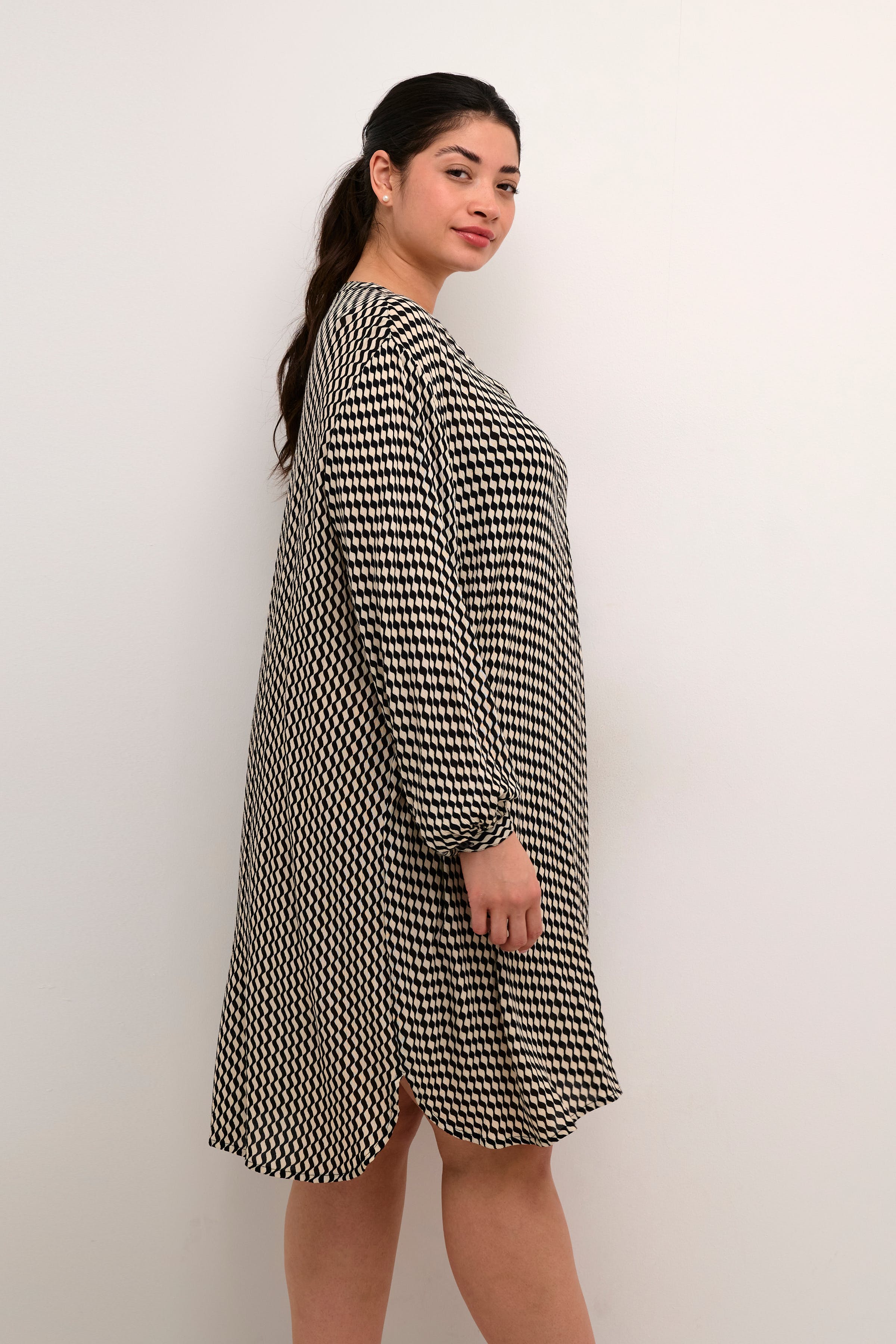 KCami Tunic LOOKBOOK FRONT 10582033-106473