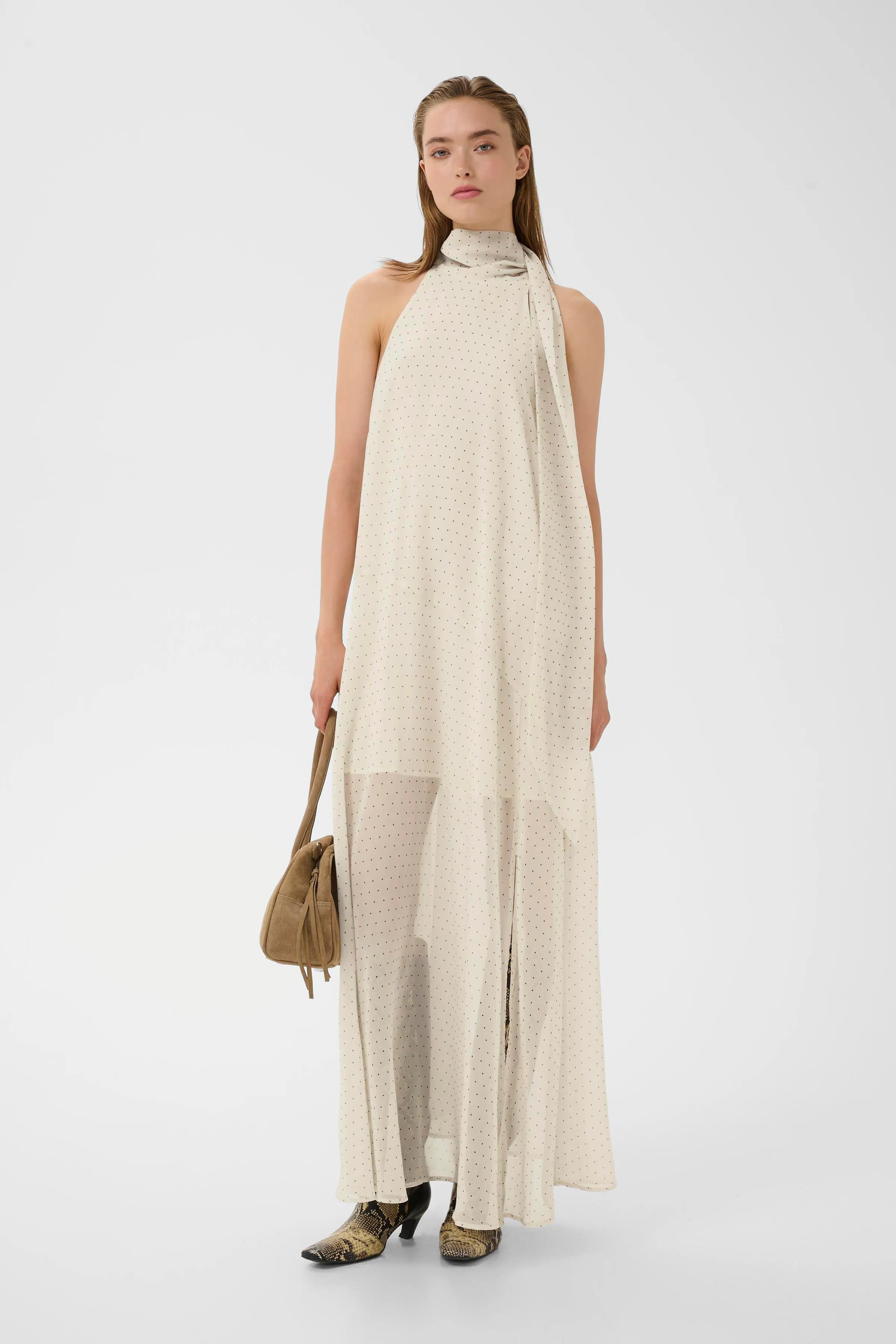 GZdorah Dress LOOKBOOK FRONT 10911148-109386