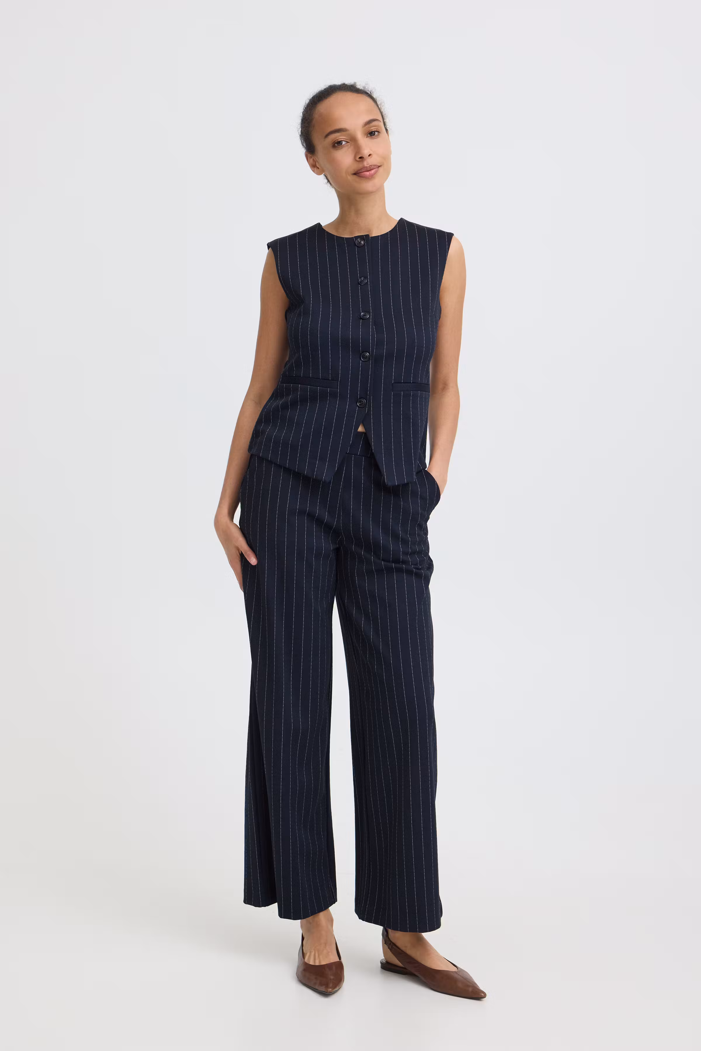 BYROWAN Väst LOOKBOOK FRONT 20819294-900010648