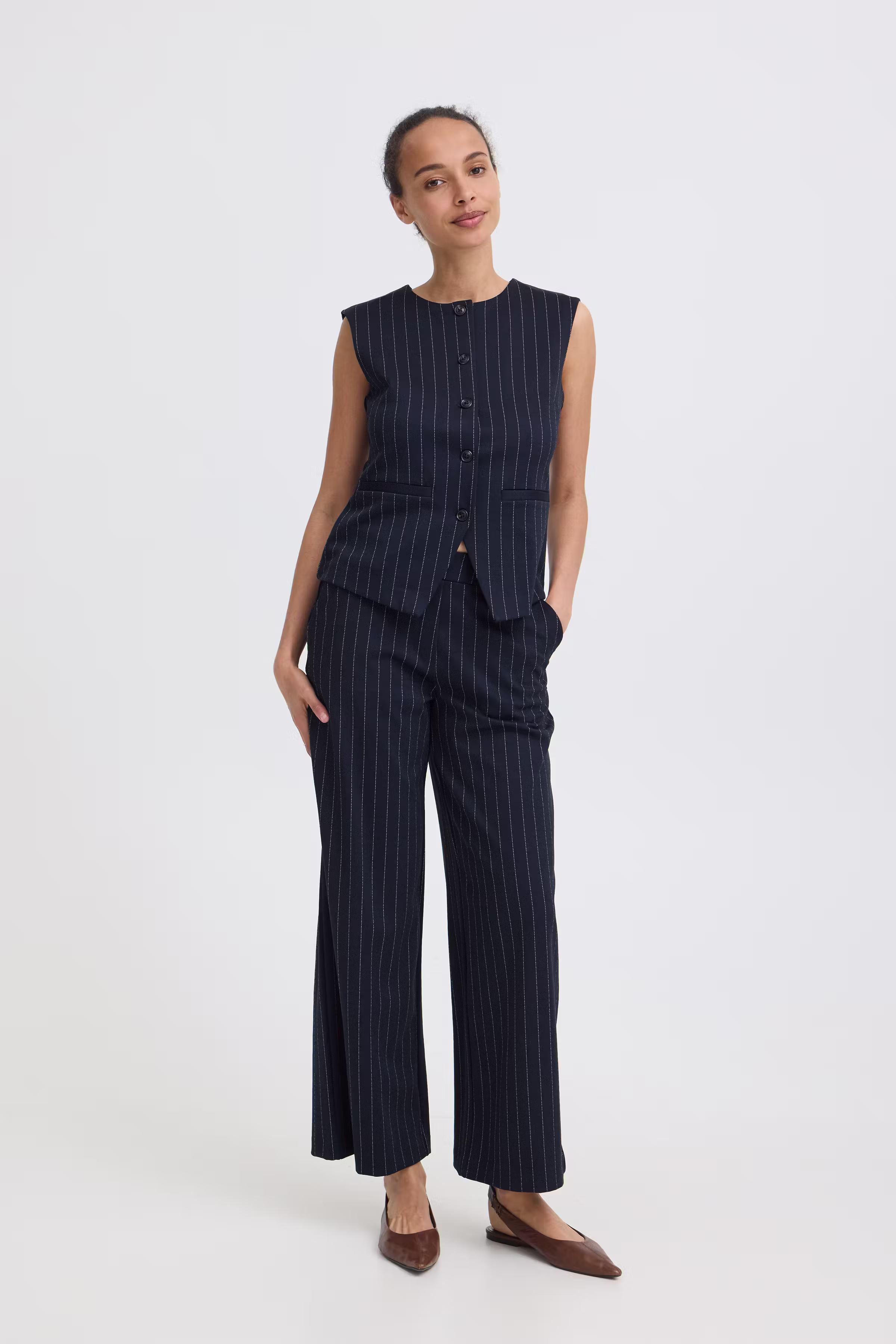 BYROWAN Väst LOOKBOOK FRONT 20819294-900010648
