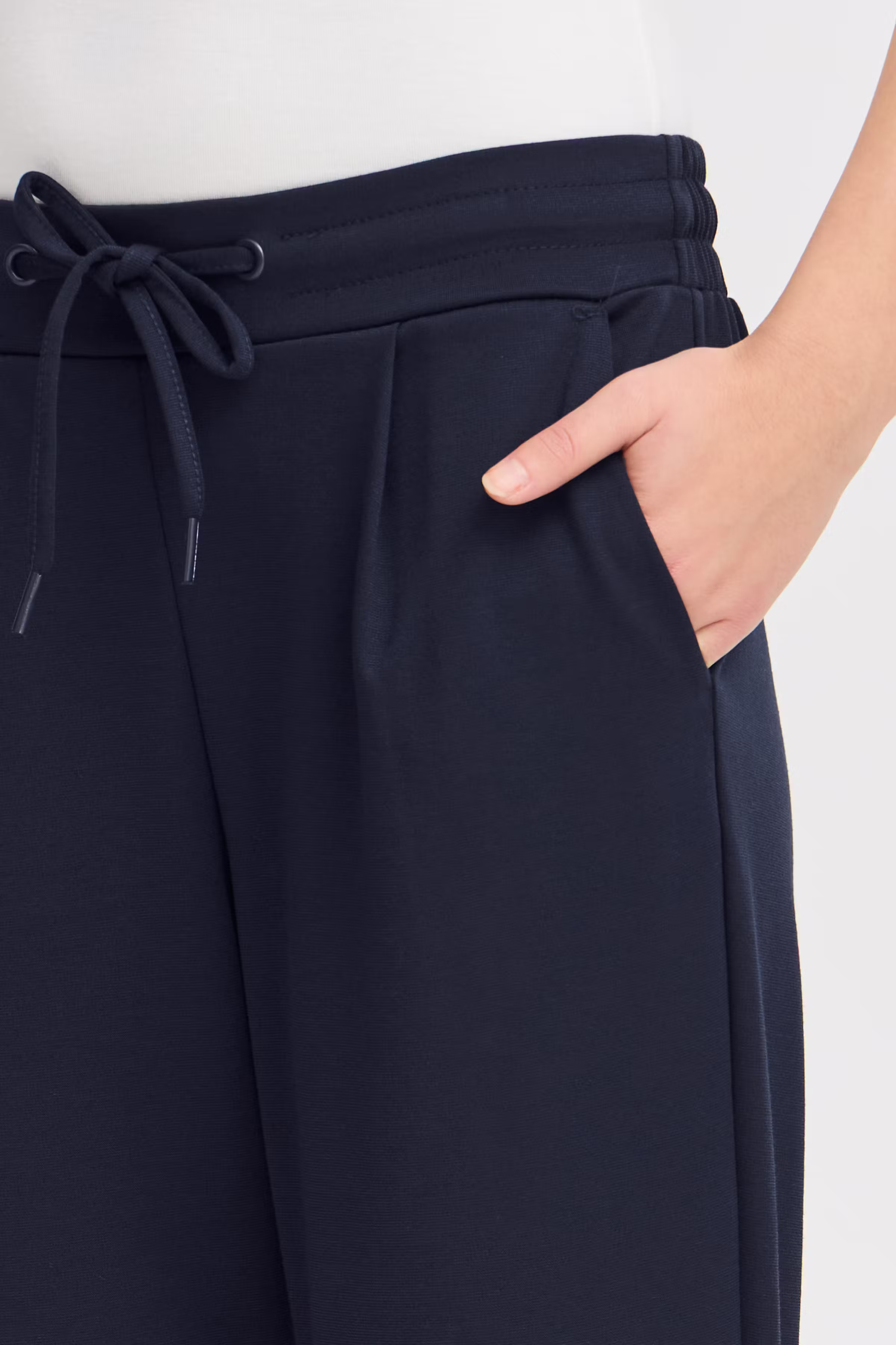 KATEIH PANTS - CROPPED  LOOKBOOK DETAIL 20104757-14044