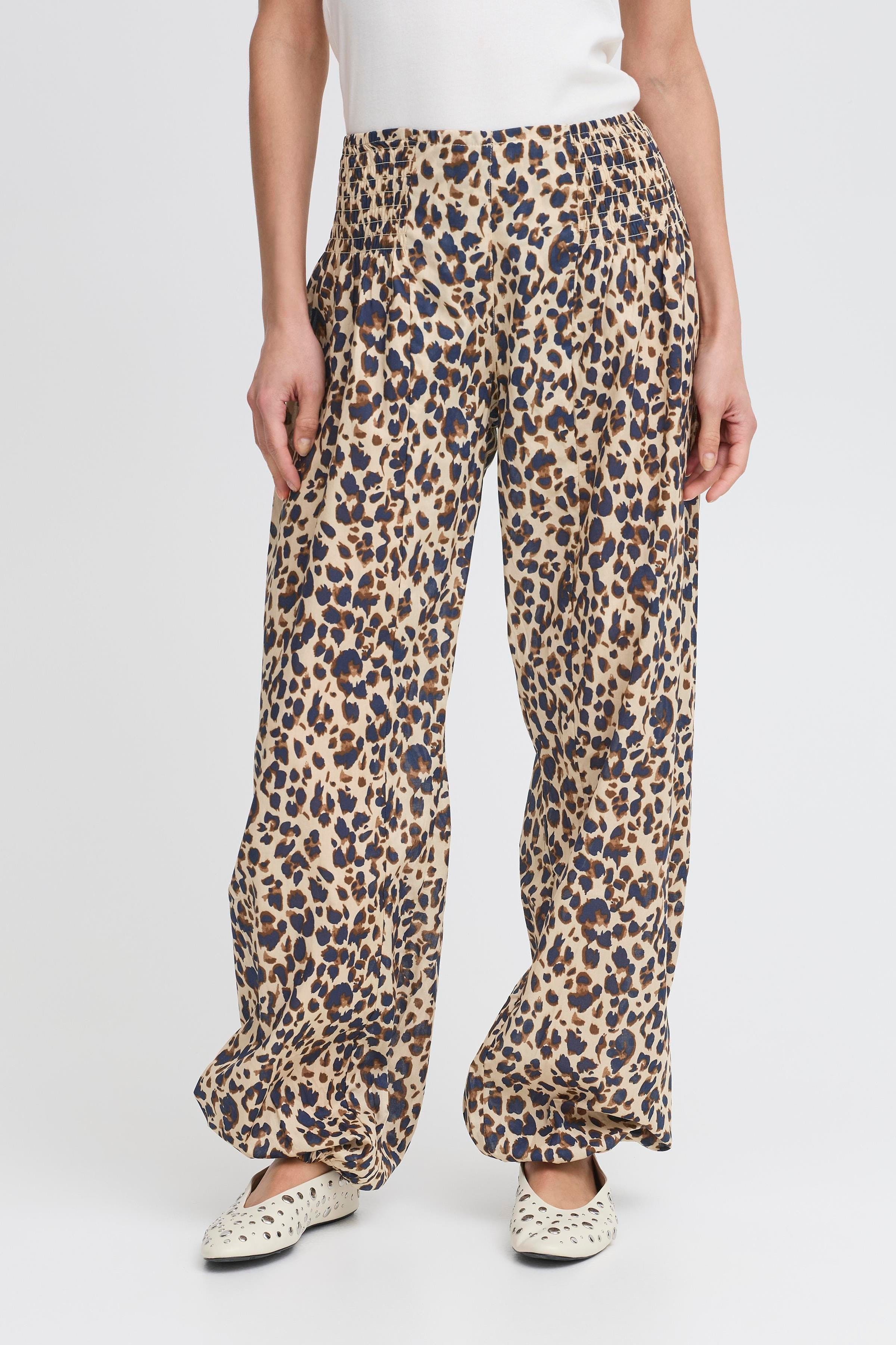 PZJILL Wide Hose LOOKBOOK FRONT 50200338-202010