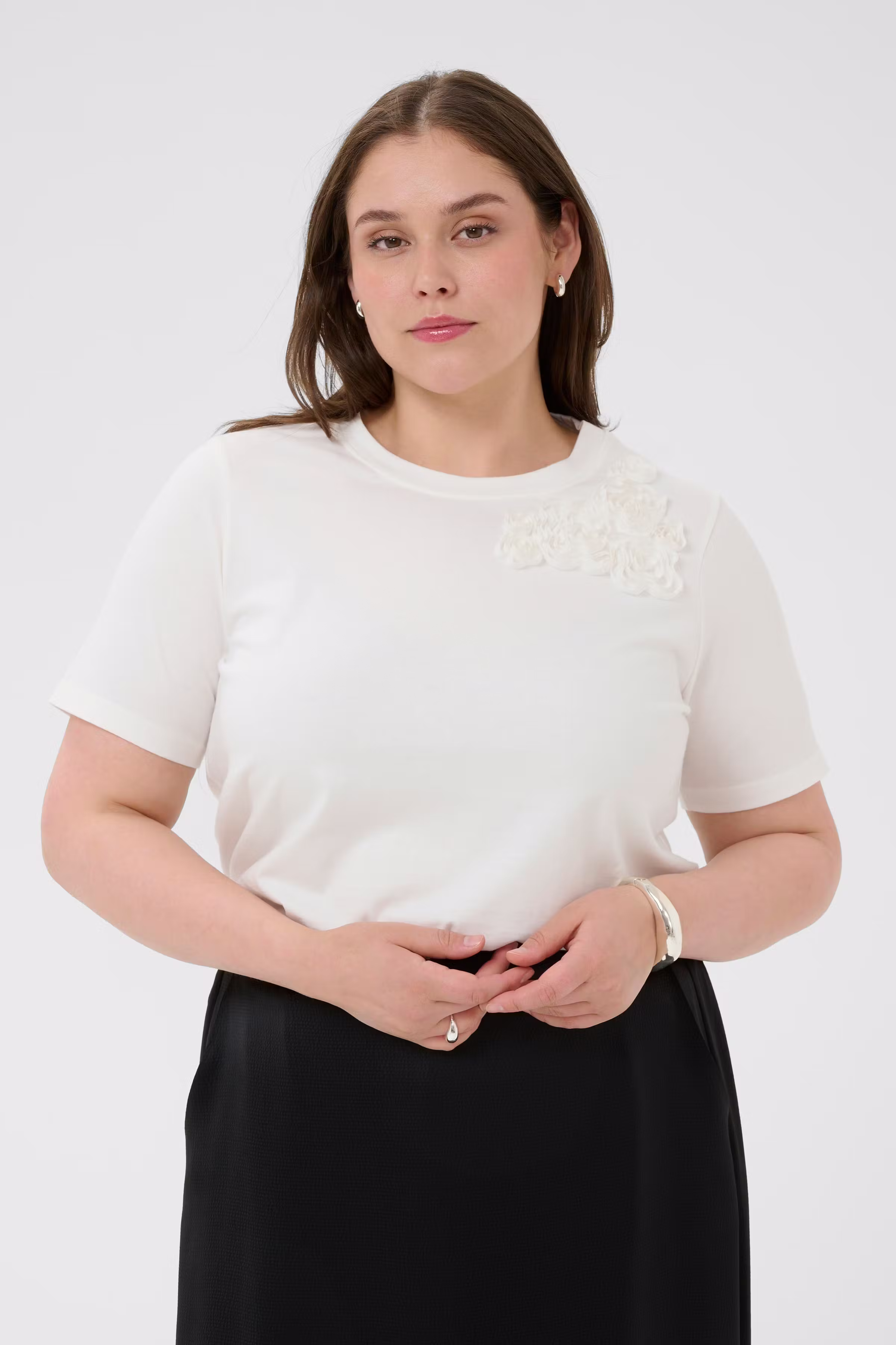 KClucie T-shirt LOOKBOOK FRONT 10584025-110602