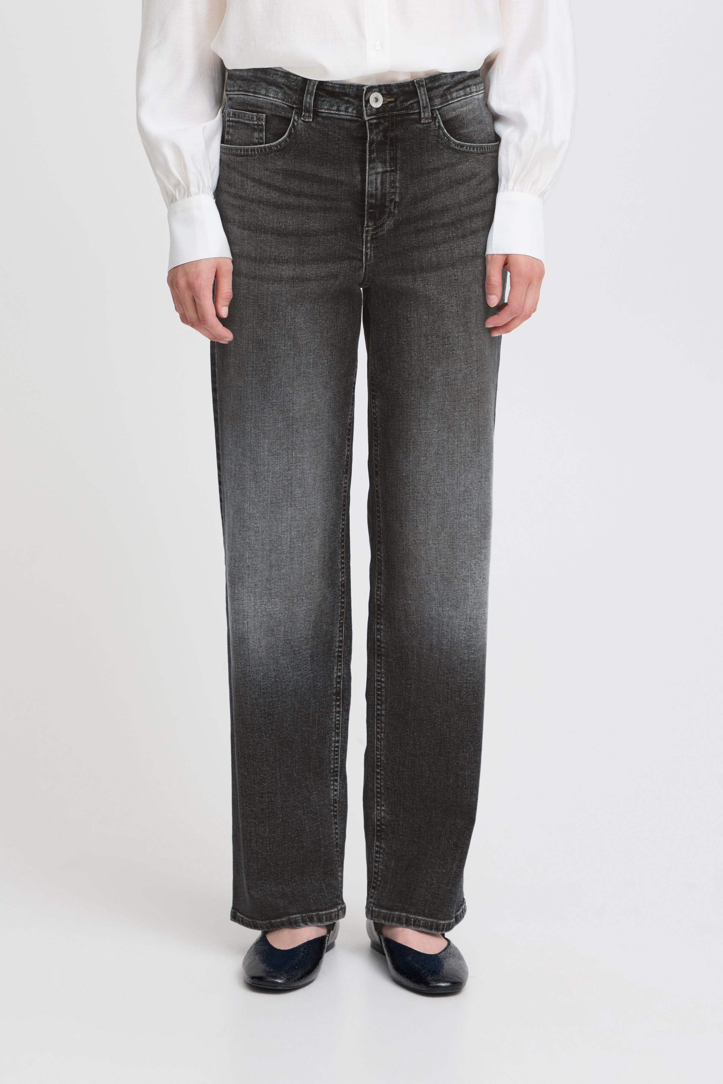 IHTWIGGY STRAIGHT Jeans LOOKBOOK FRONT 20119128-19041