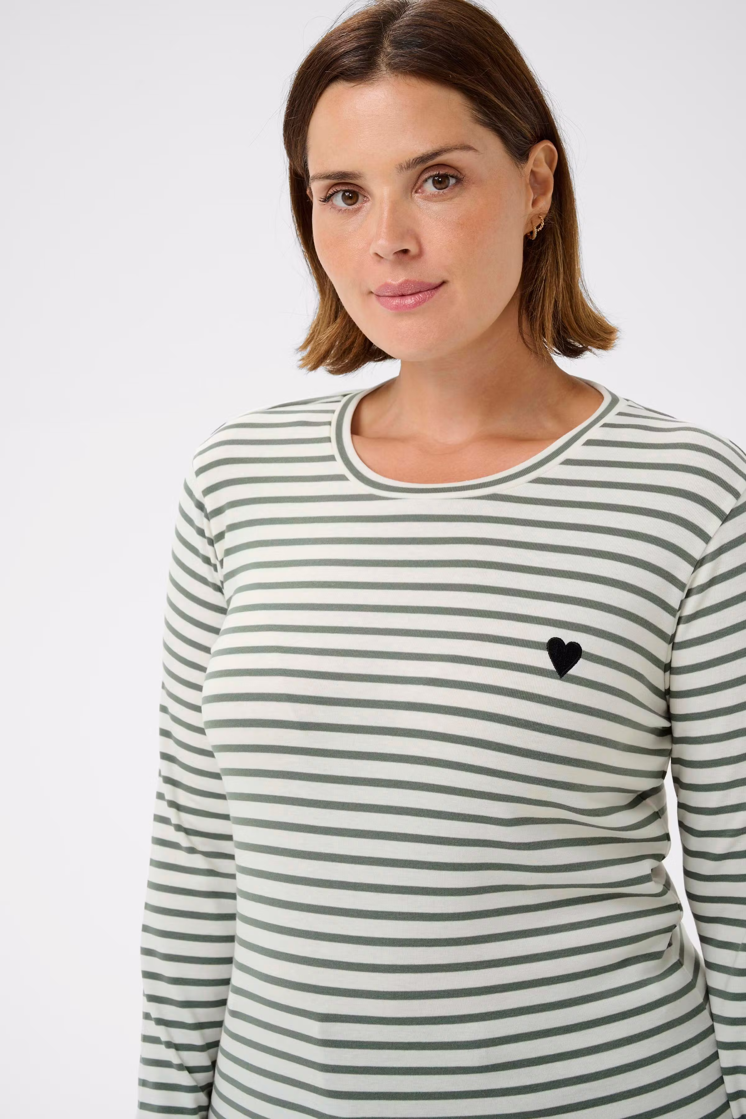 KClia T-shirt LOOKBOOK DETAIL 10580179-108941