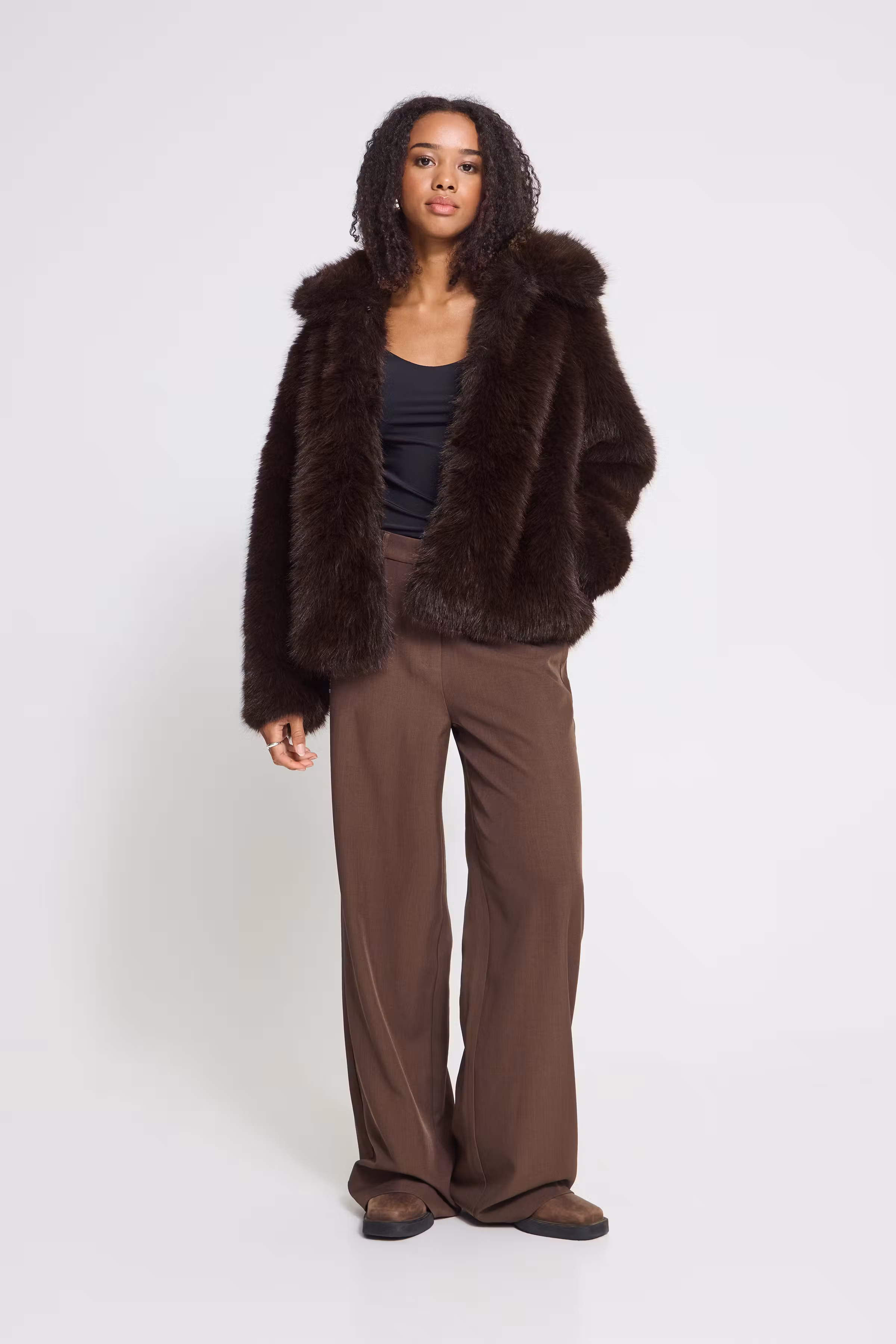 IHHAYANA Yttertøy LOOKBOOK FRONT 20125923-1911061