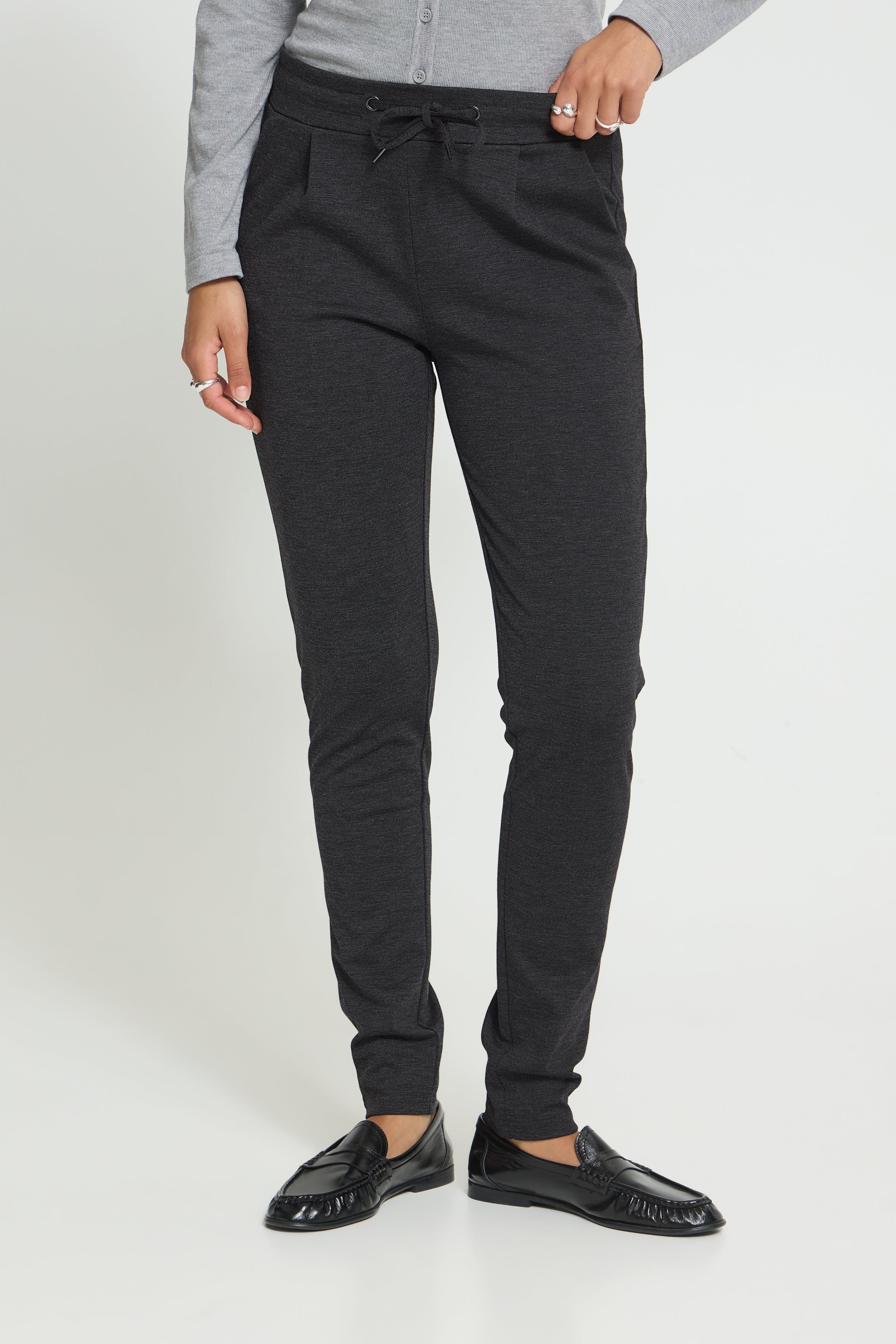 KATEIH BUKSER - NORMAL LENGDE LOOKBOOK FRONT 20105036-10021