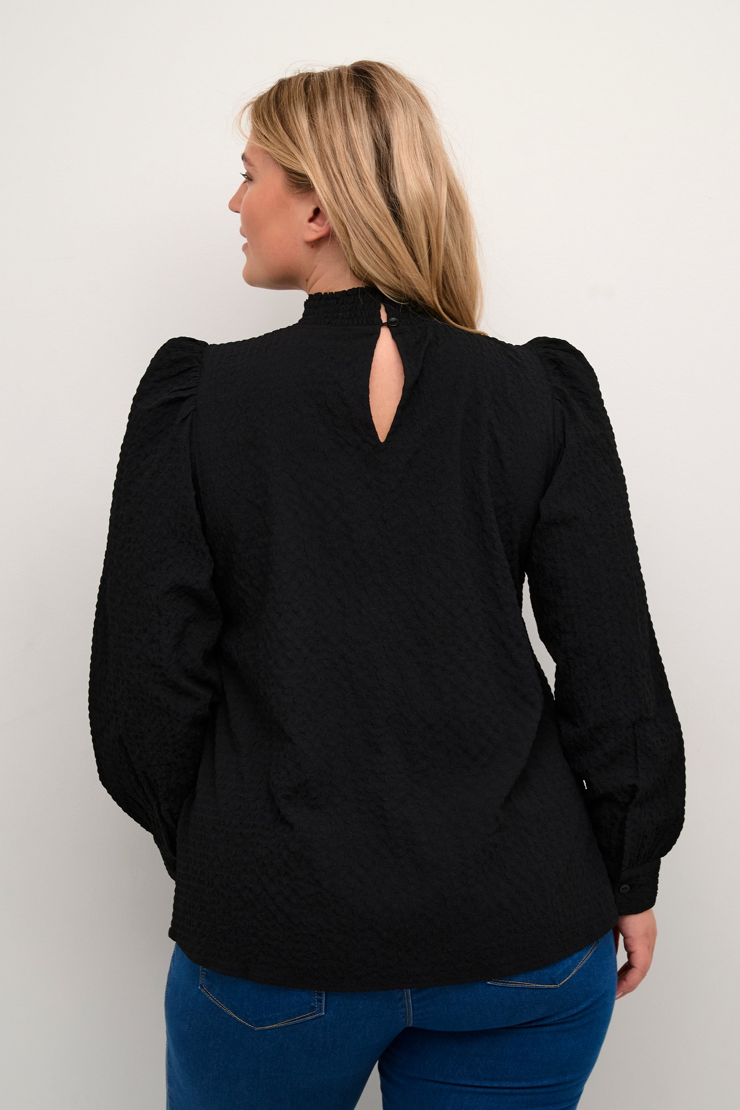 KCditta Blouse LOOKBOOK BACK 10582235-100121