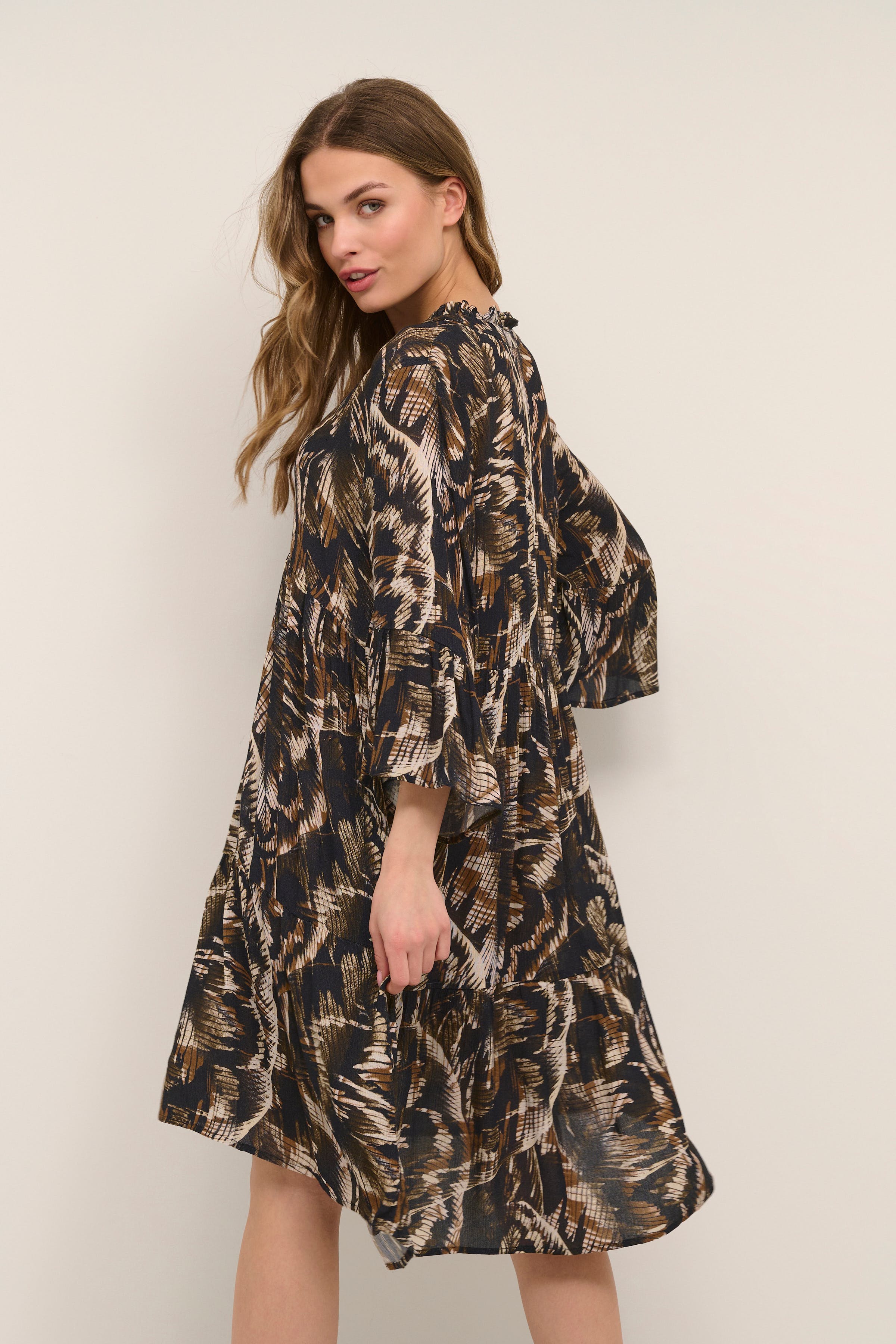 KAerina Kleid LOOKBOOK BACK 10506894-103400