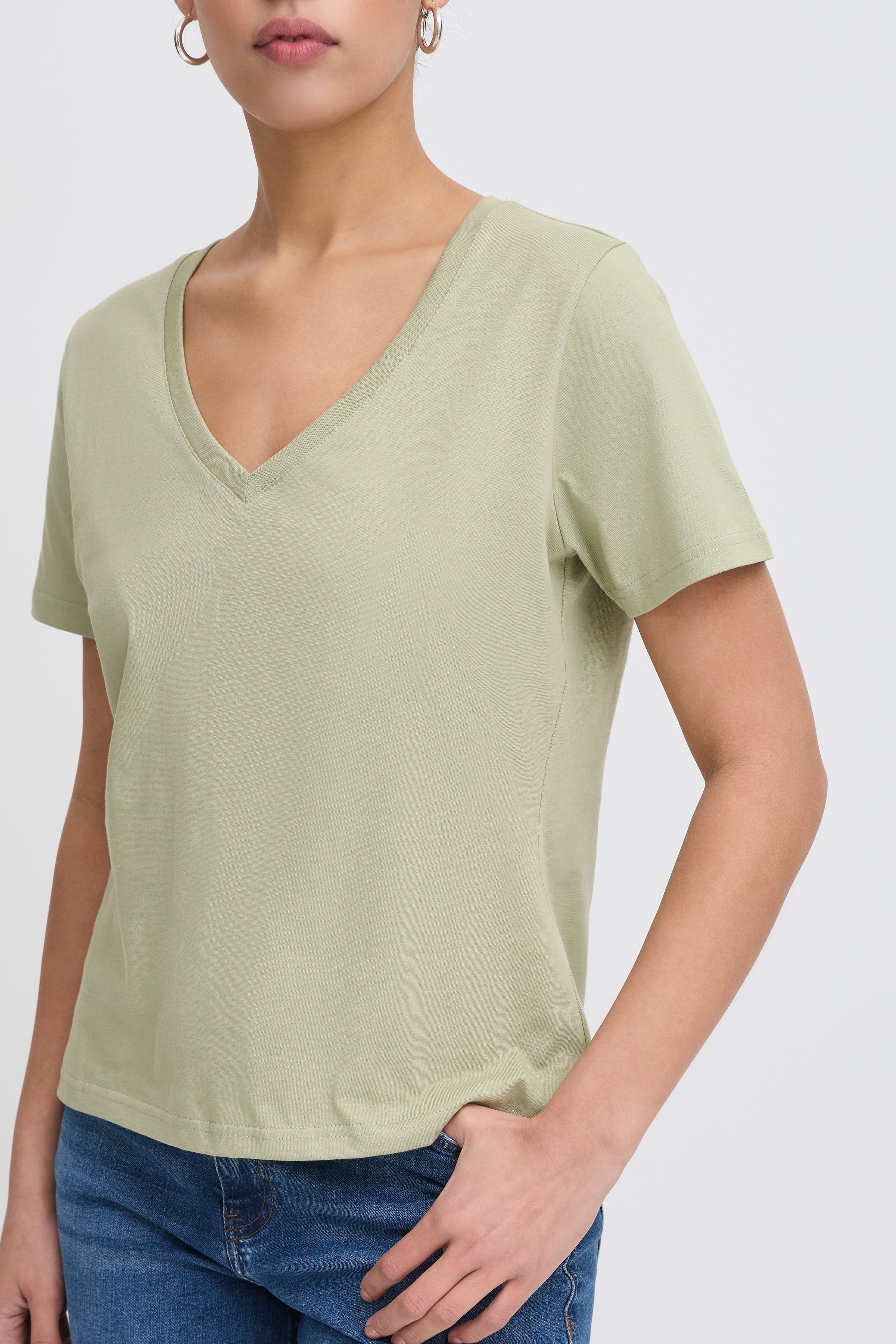 IHPALMER V-neck T-shirt LOOKBOOK DETAIL 20120348-160213