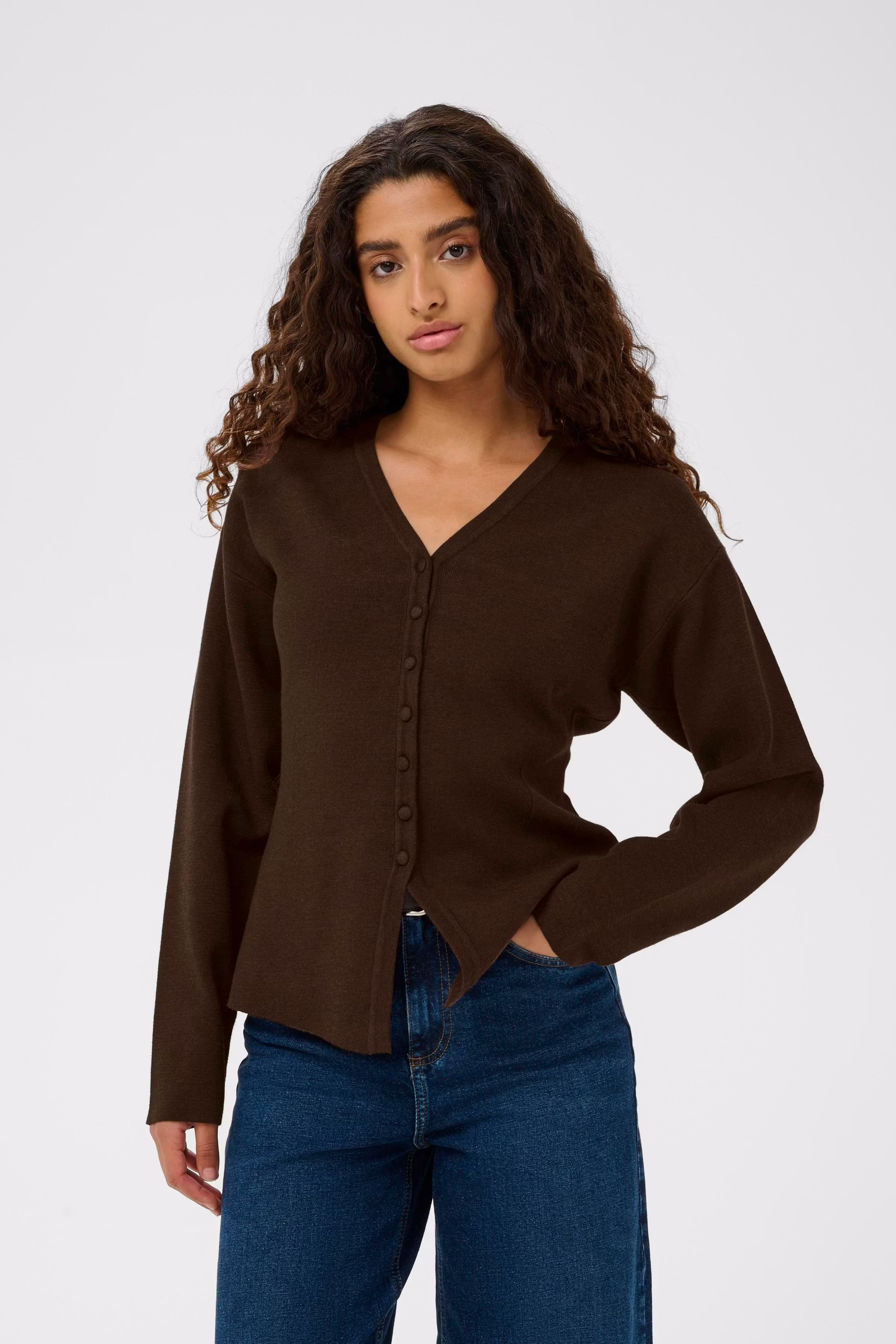YenahIW Fitted Cardigan LOOKBOOK FRONT 30111125-1914191