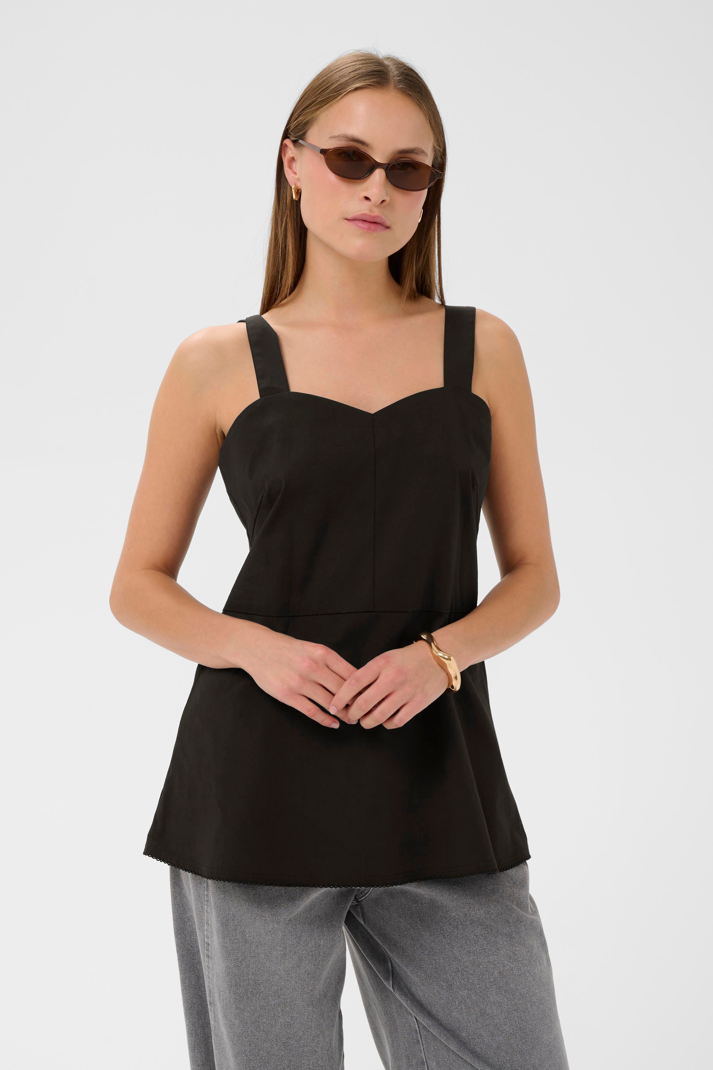 SLNoelle Top LOOKBOOK FRONT 30409055-194008