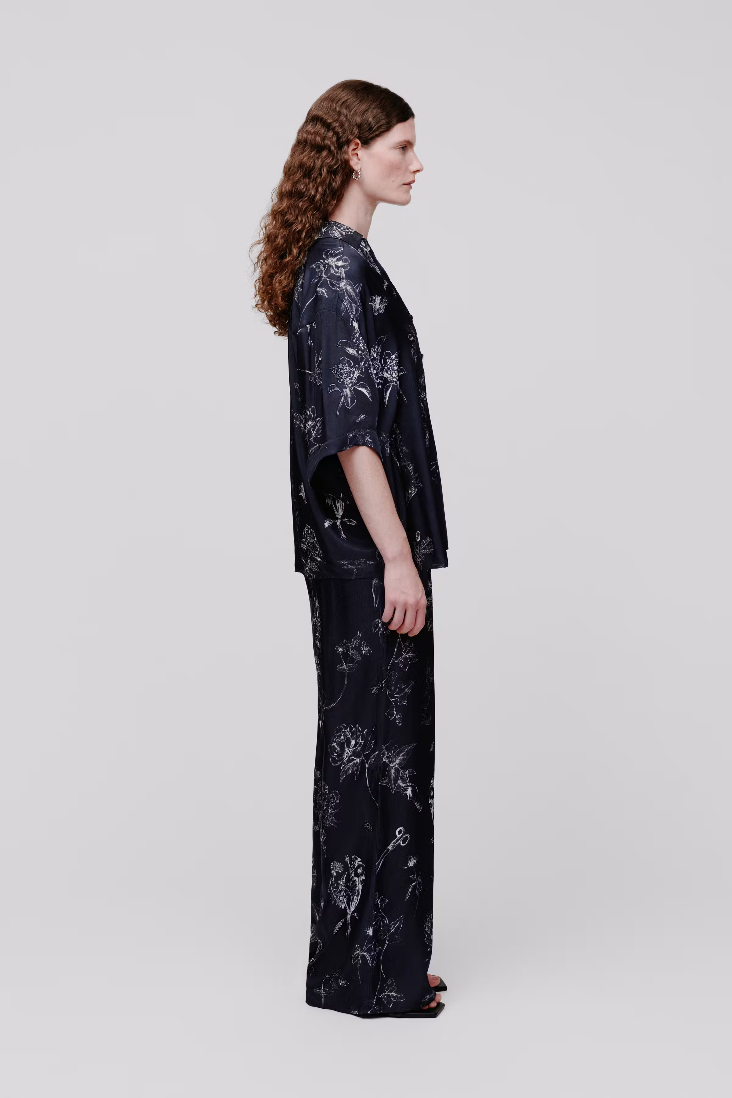 IOPIA Trousers LOOKBOOK FRONT 30600637-MC2174