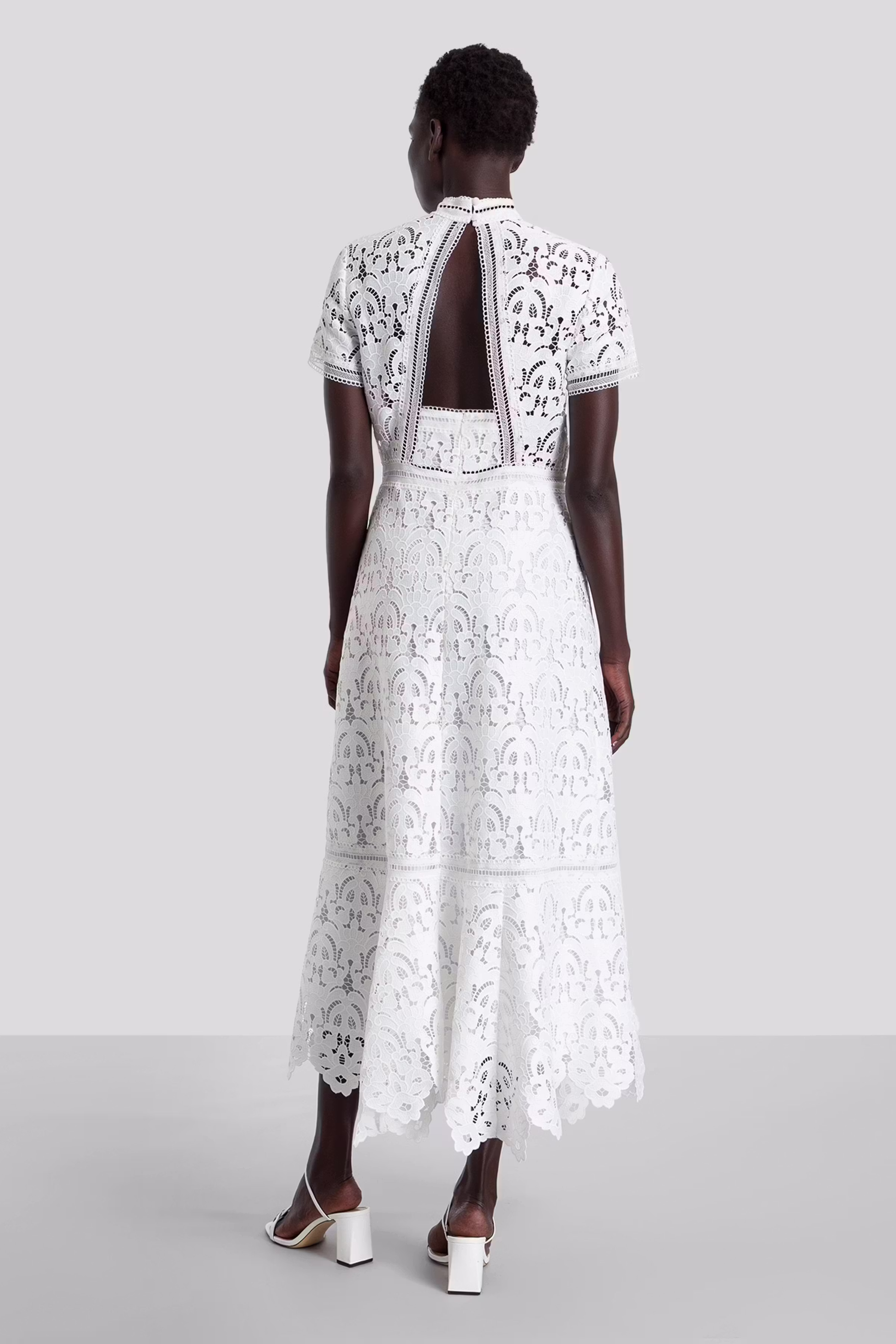 IOMARIANNA Kleid LOOKBOOK BACK 30600347-WH010