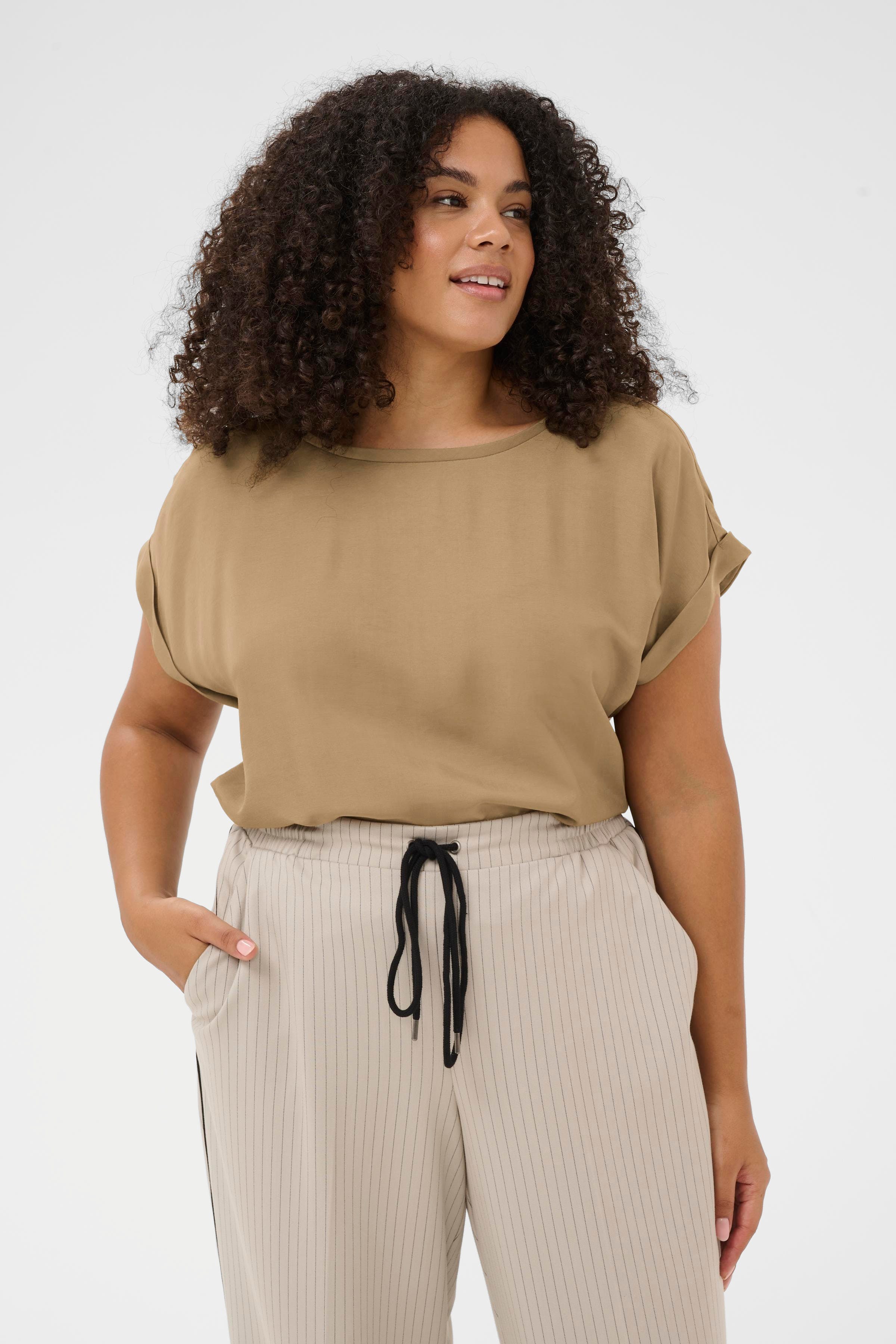 KCmilia Blouse LOOKBOOK FRONT 10583812-171115