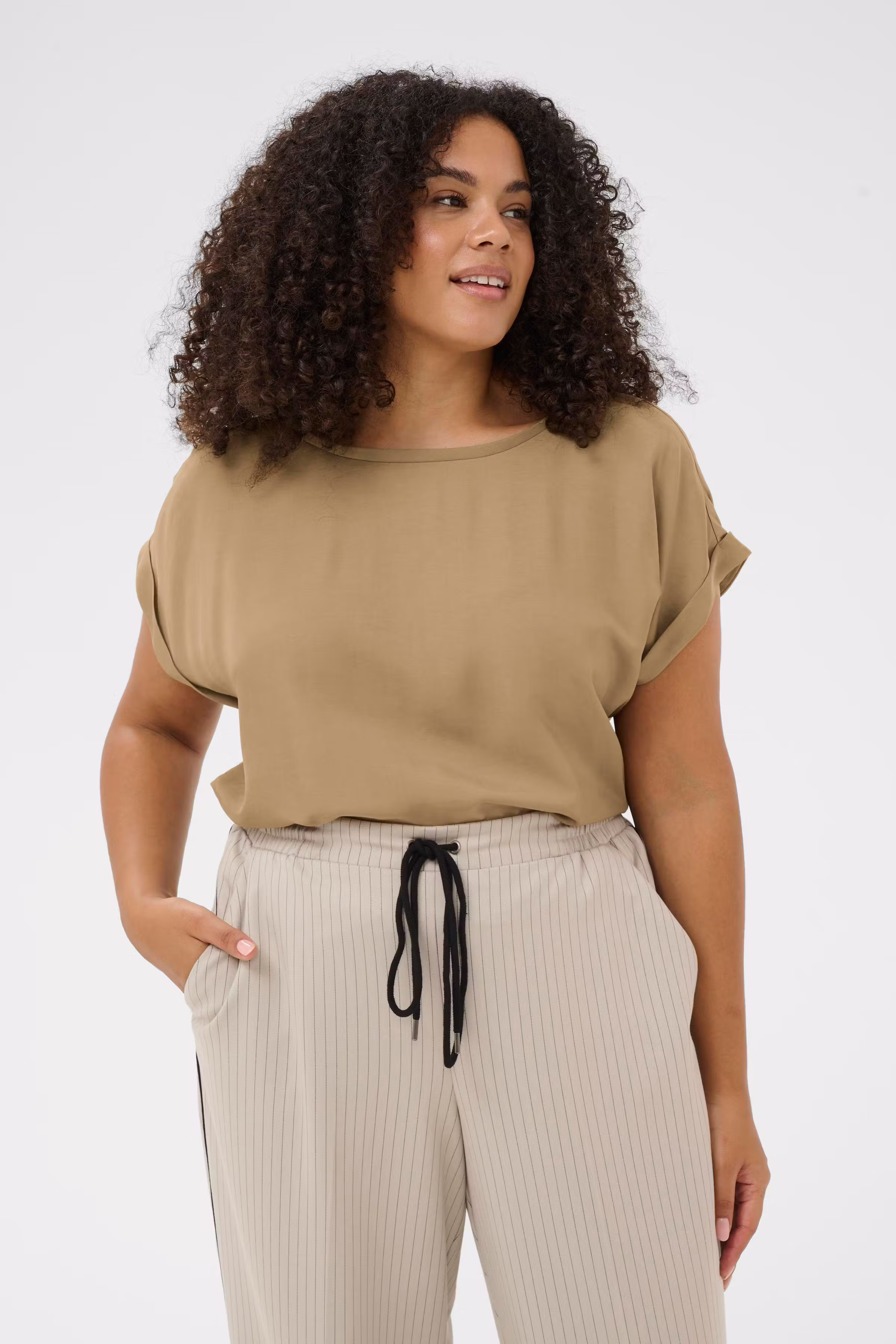 KCmilia Blouse LOOKBOOK FRONT 10583812-171115