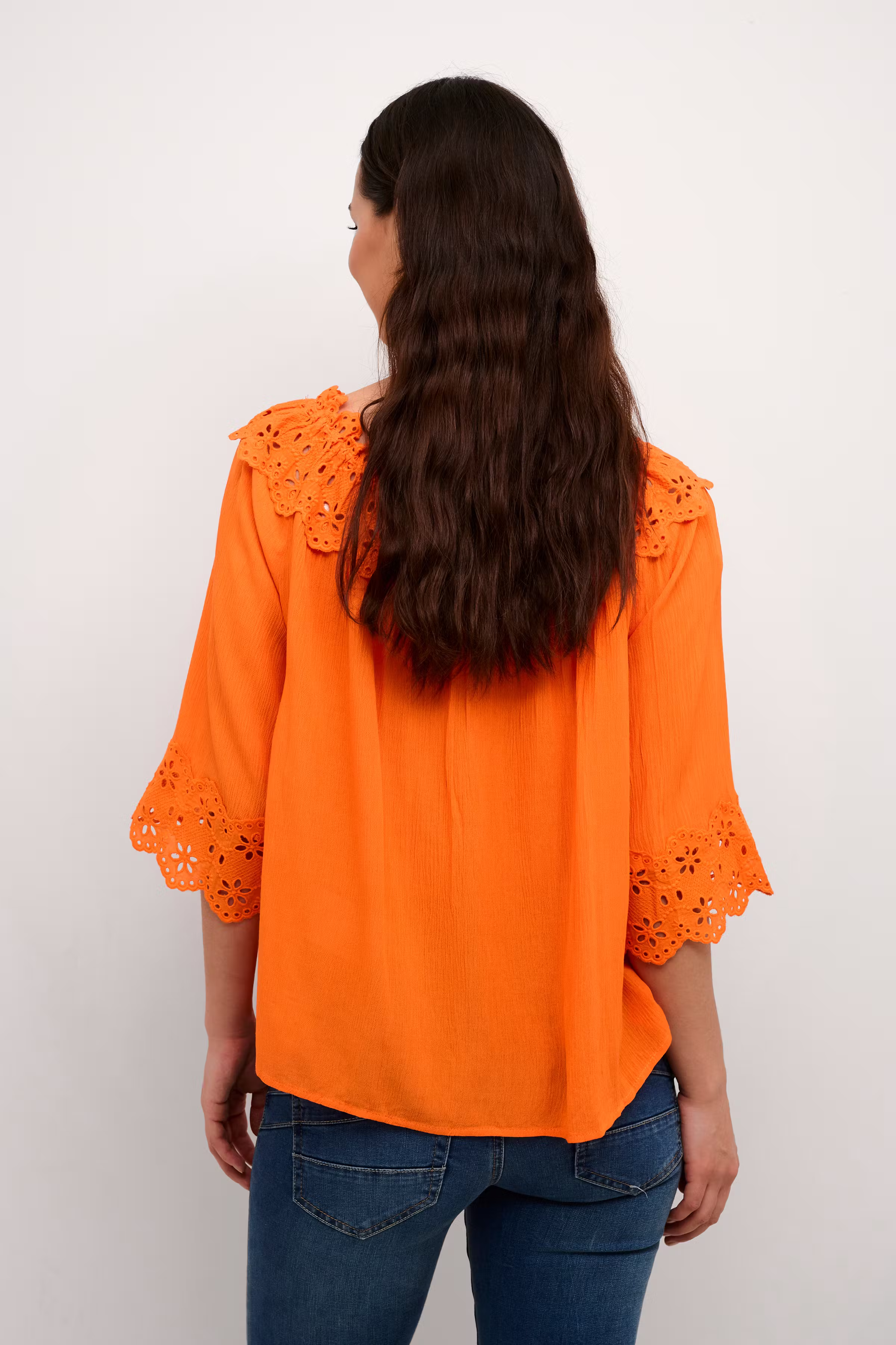 CRBea Blouse LOOKBOOK BACK 10609788-161453