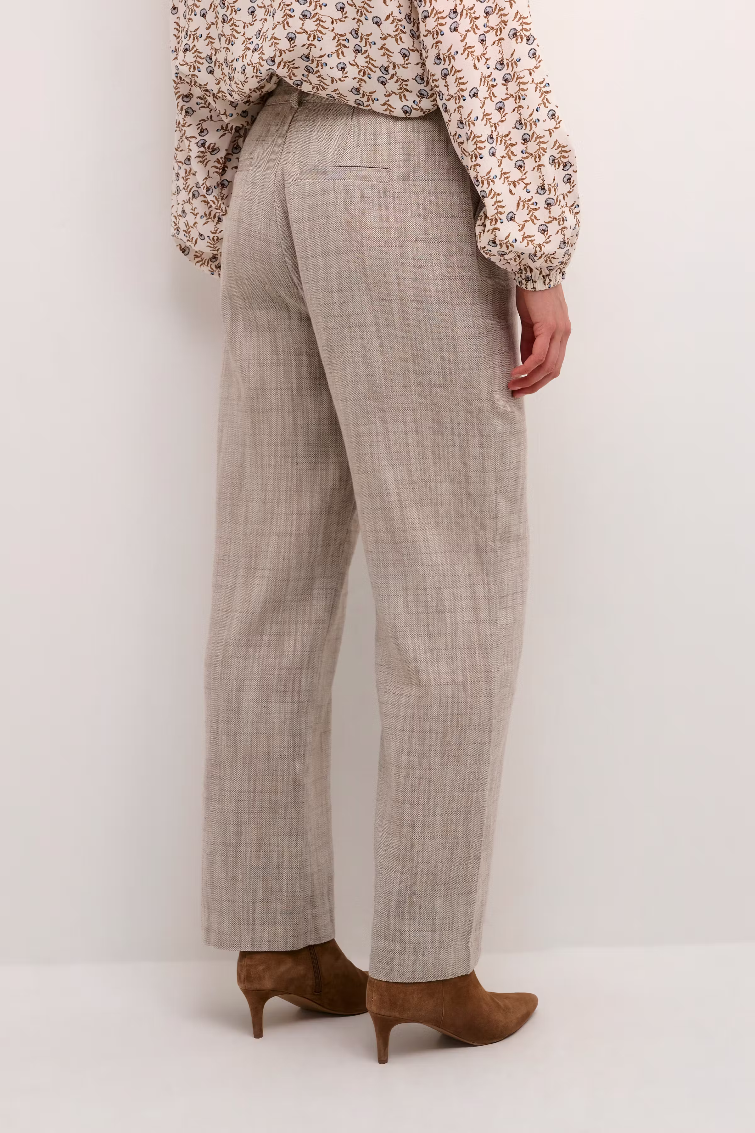 CRTurid Bukser LOOKBOOK FRONT 10612140-105370