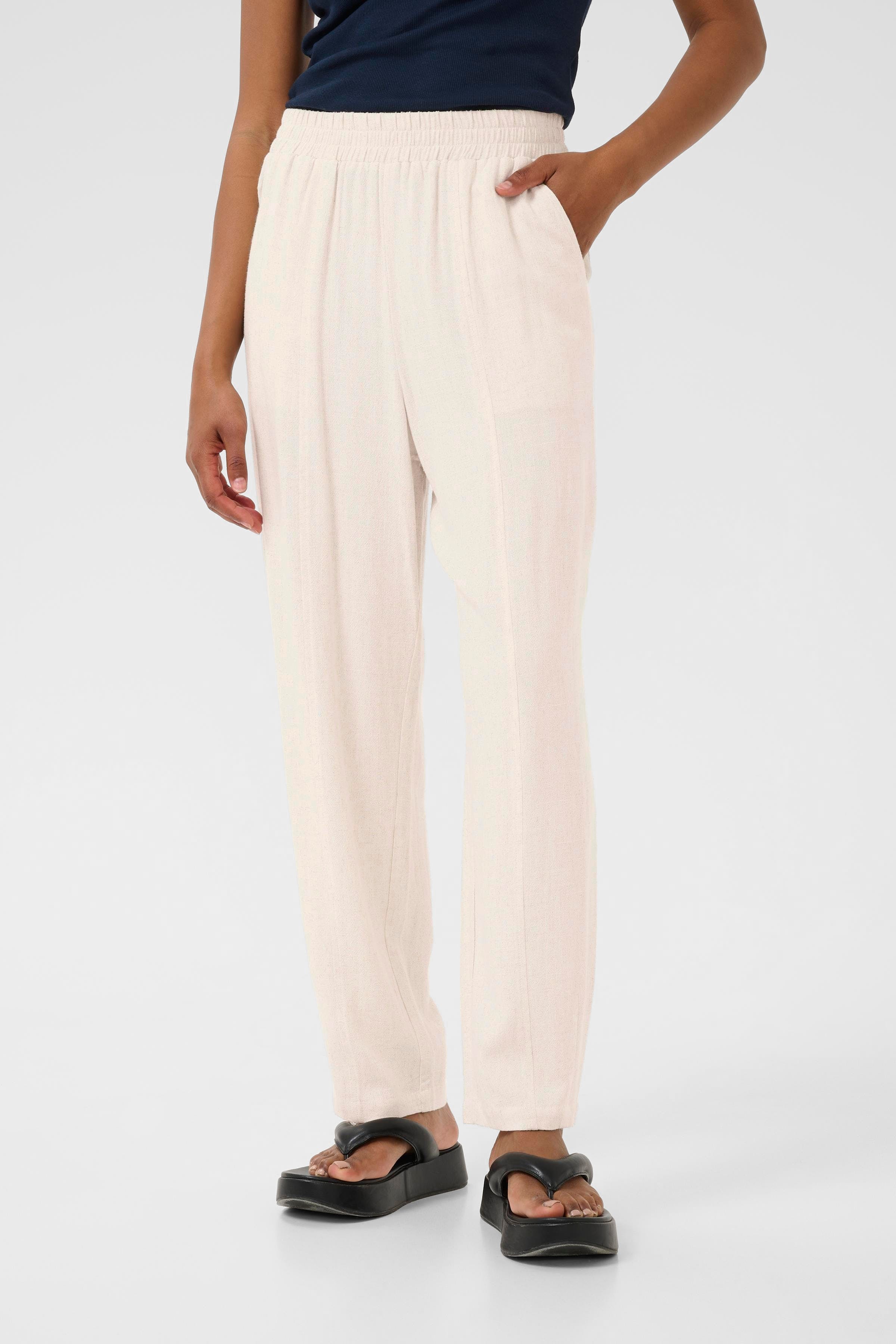 KAliny Hose aus Leinen LOOKBOOK FRONT 10510076-101296