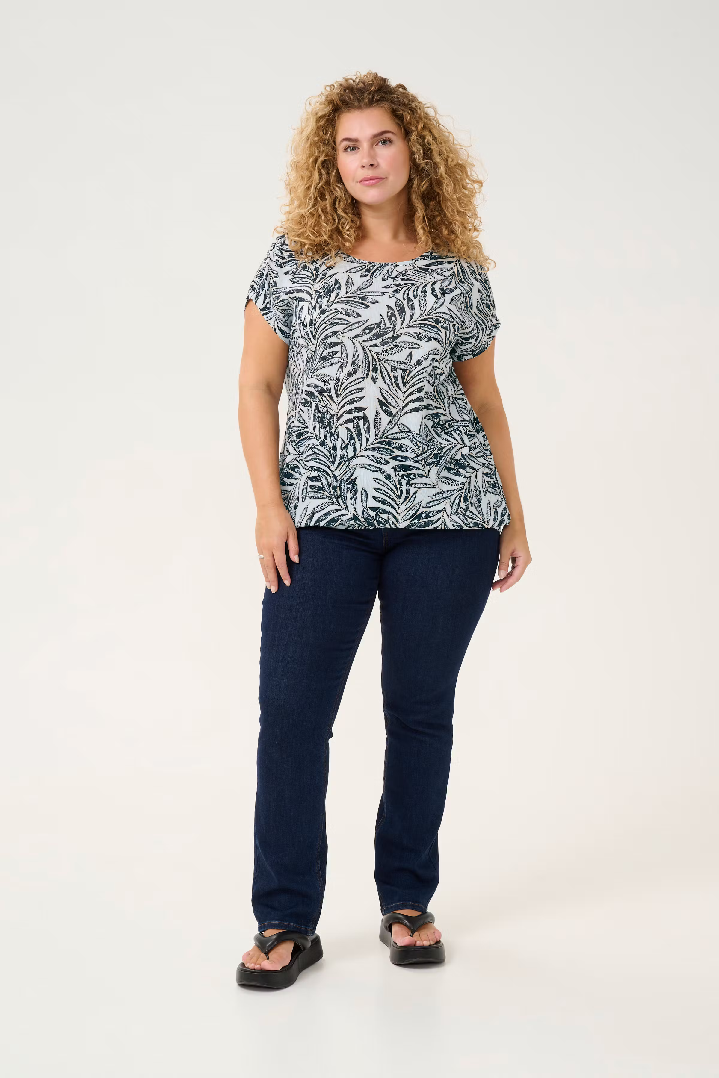 KCami Bluse LOOKBOOK FRONT 10582027-107562