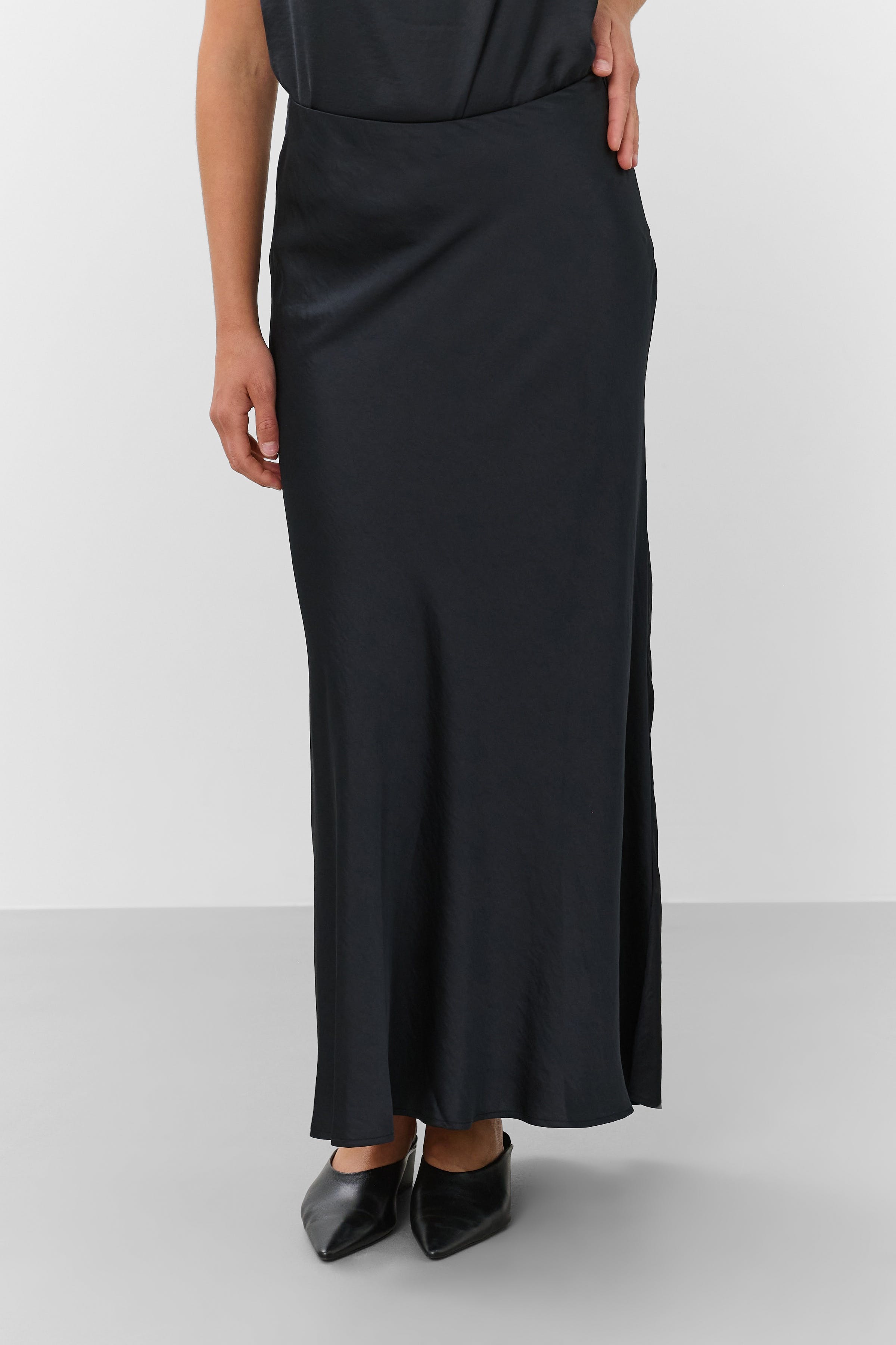 SLVerona Skirt LOOKBOOK FRONT 30409894-194008