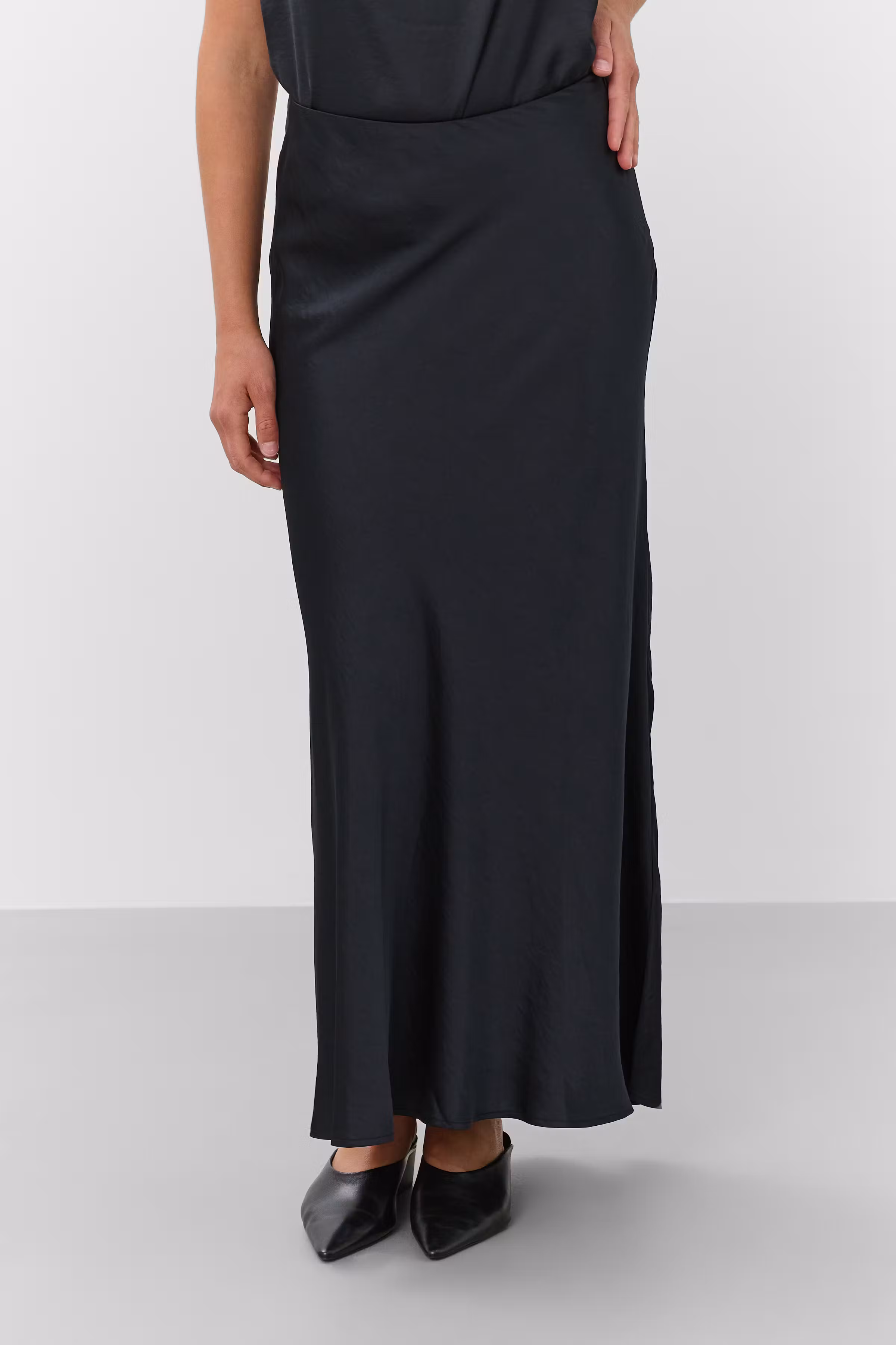 SLVerona Skirt LOOKBOOK FRONT 30409894-194008