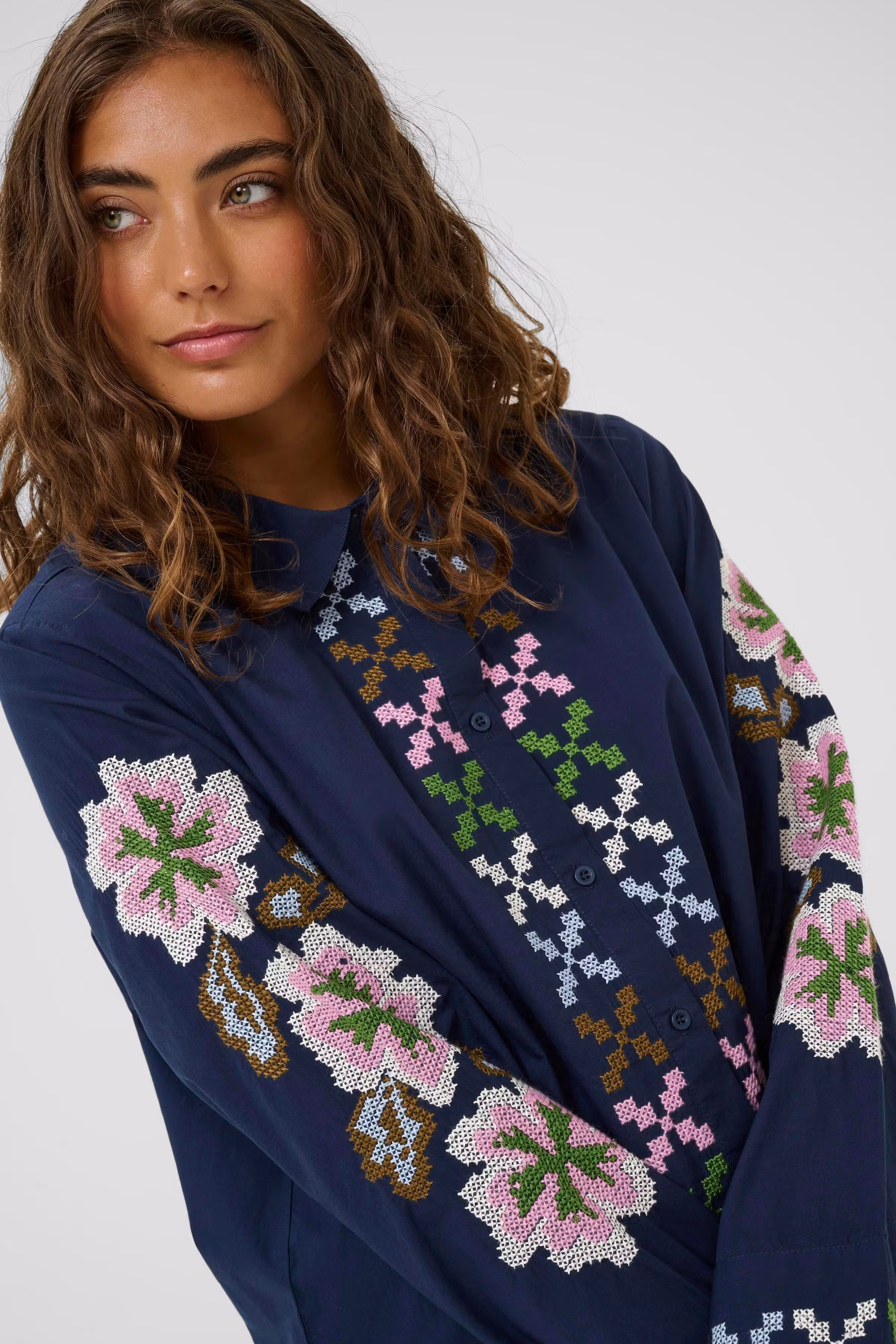 CUbreezy Hemd mit Stickerei LOOKBOOK DETAIL 50112708-194024