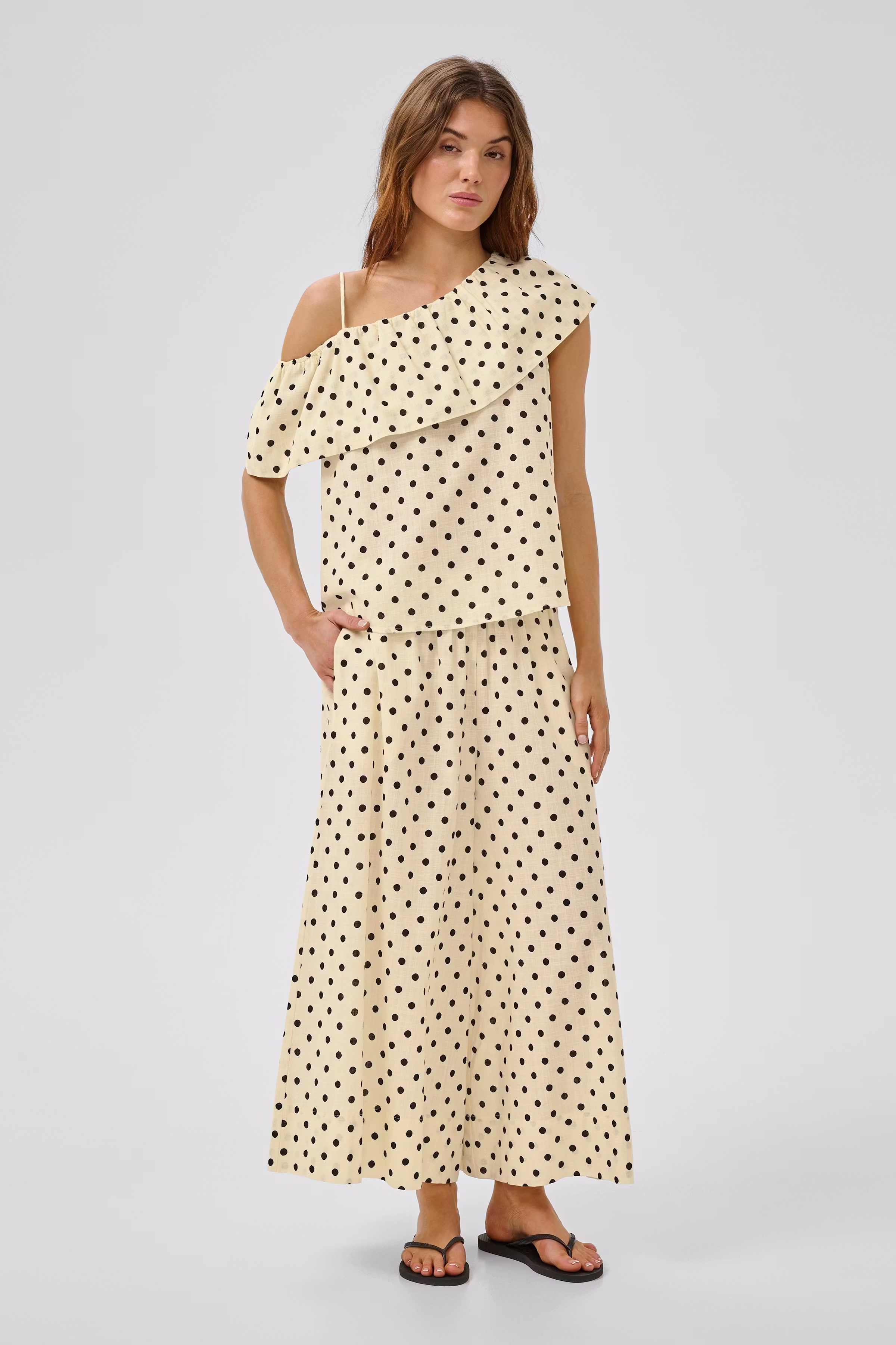 MWNada Trousers LOOKBOOK FRONT 10705554-109463