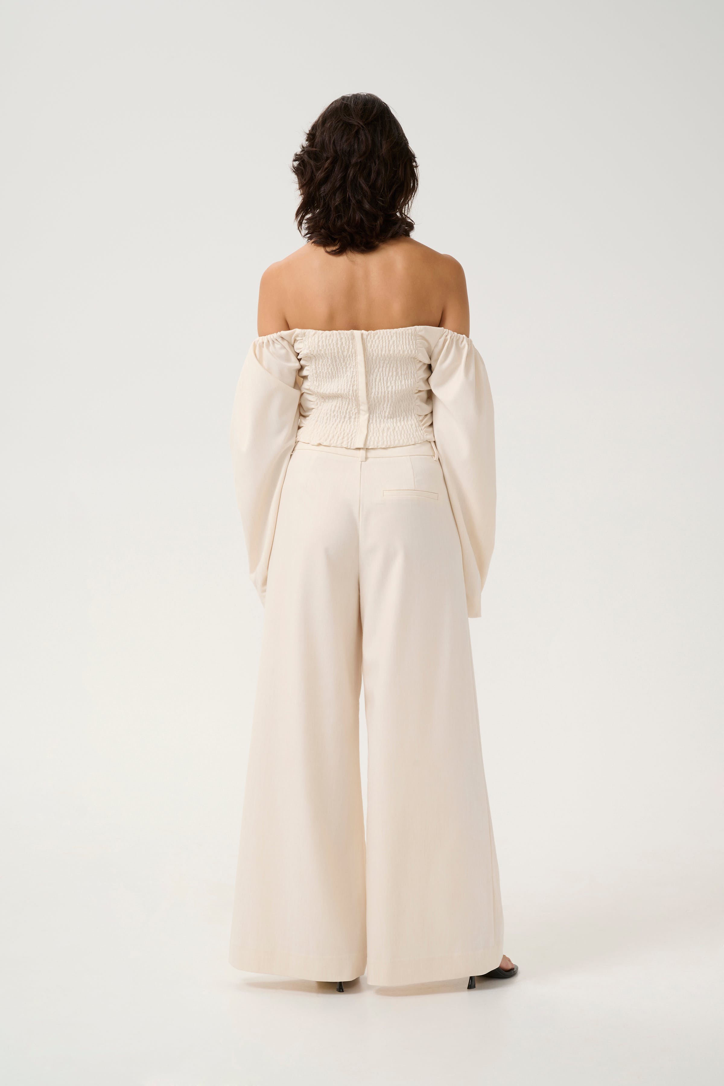 GZdecia Trousers LOOKBOOK BACK 10909915-107195