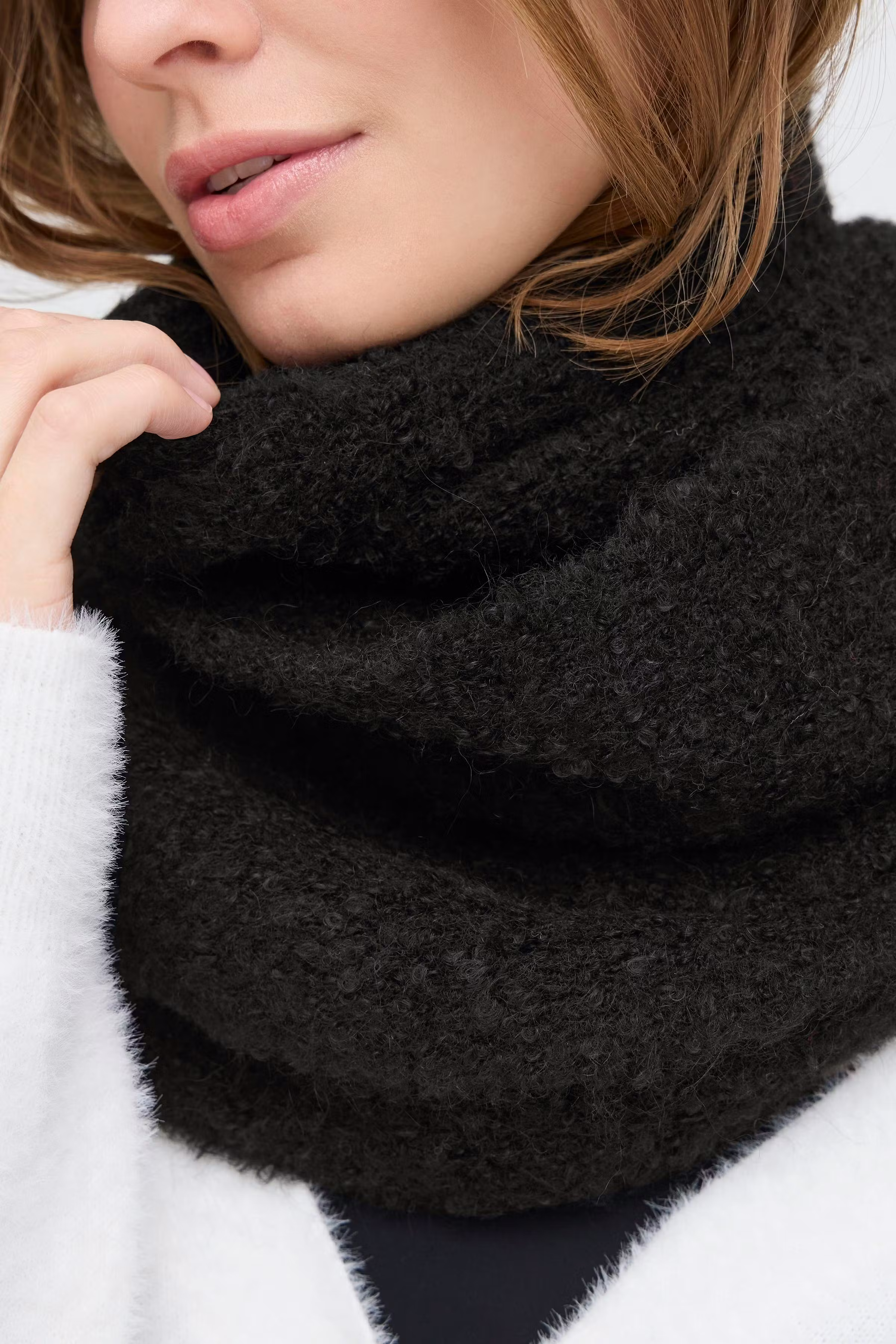 IAMAUI Scarf LOOKBOOK FRONT 20124795-194008