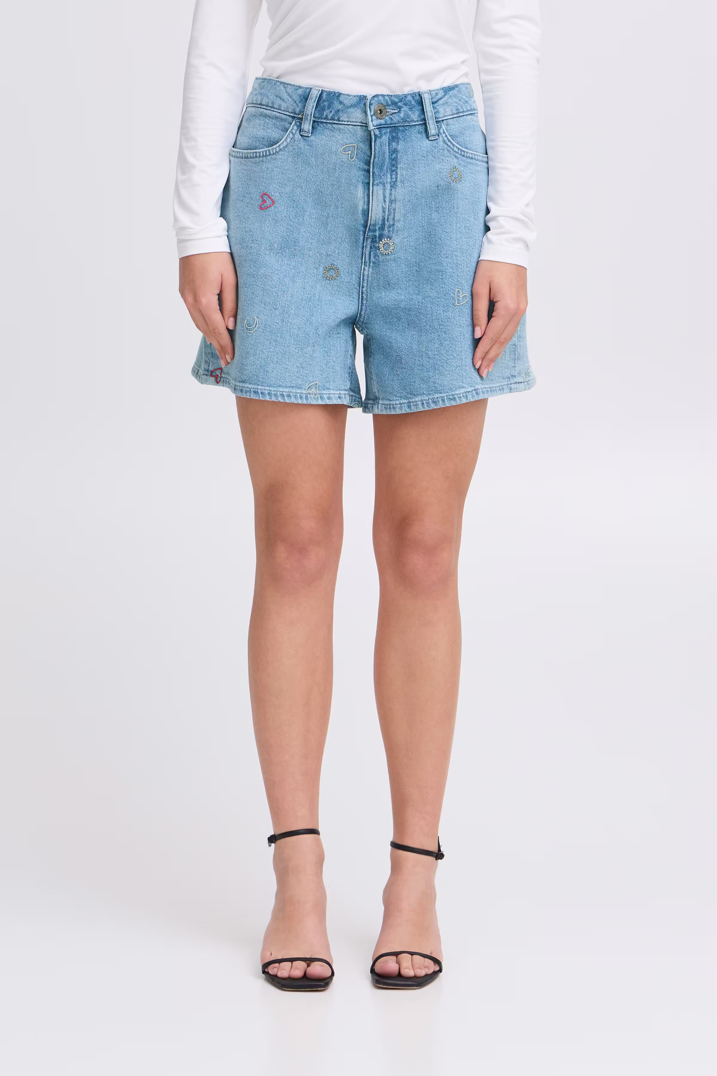 IHJAELLA Shorts LOOKBOOK FRONT 20123637-200792