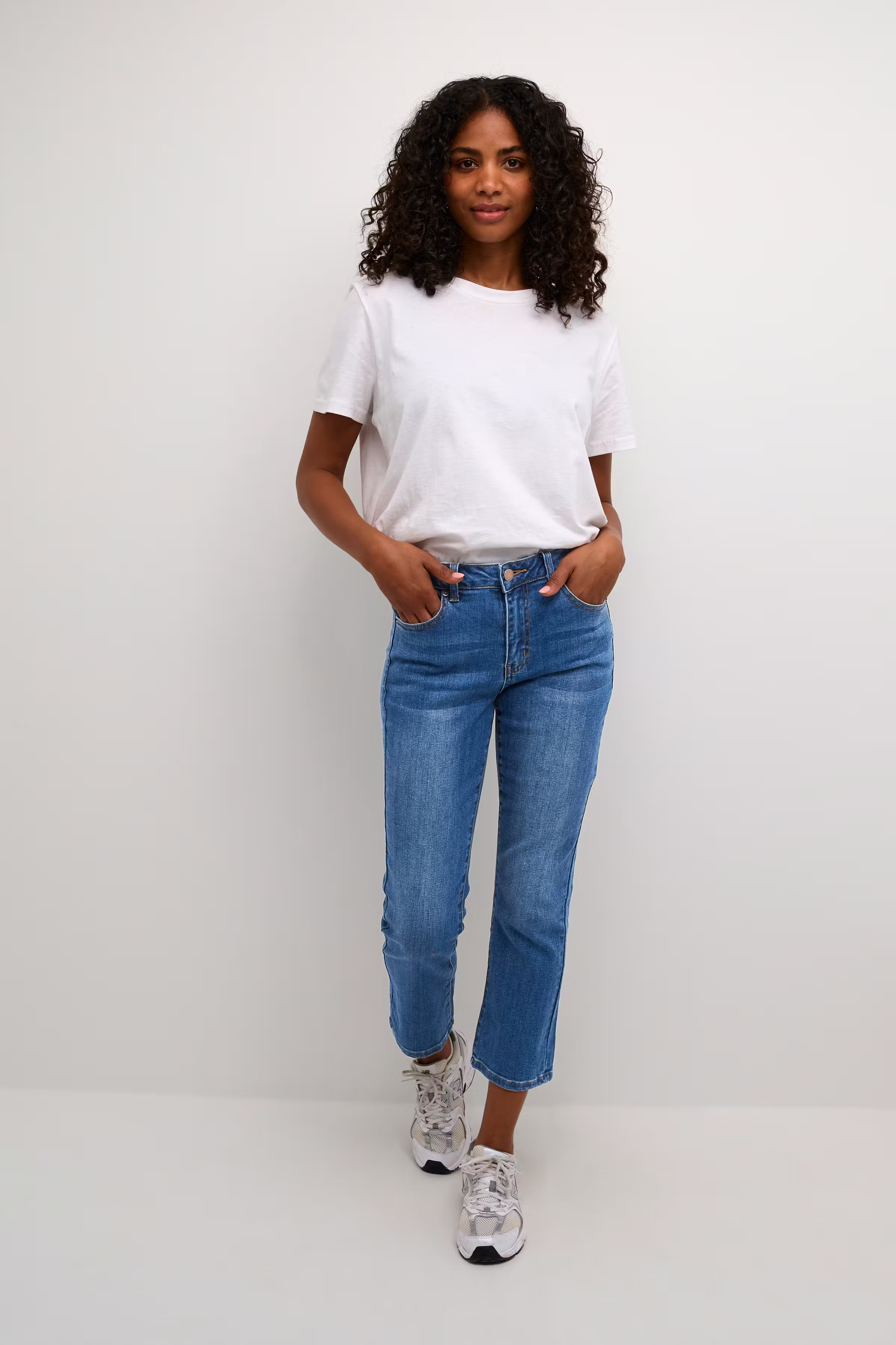 KAsinem Cropped Jeans LOOKBOOK FRONT 10506133-102272